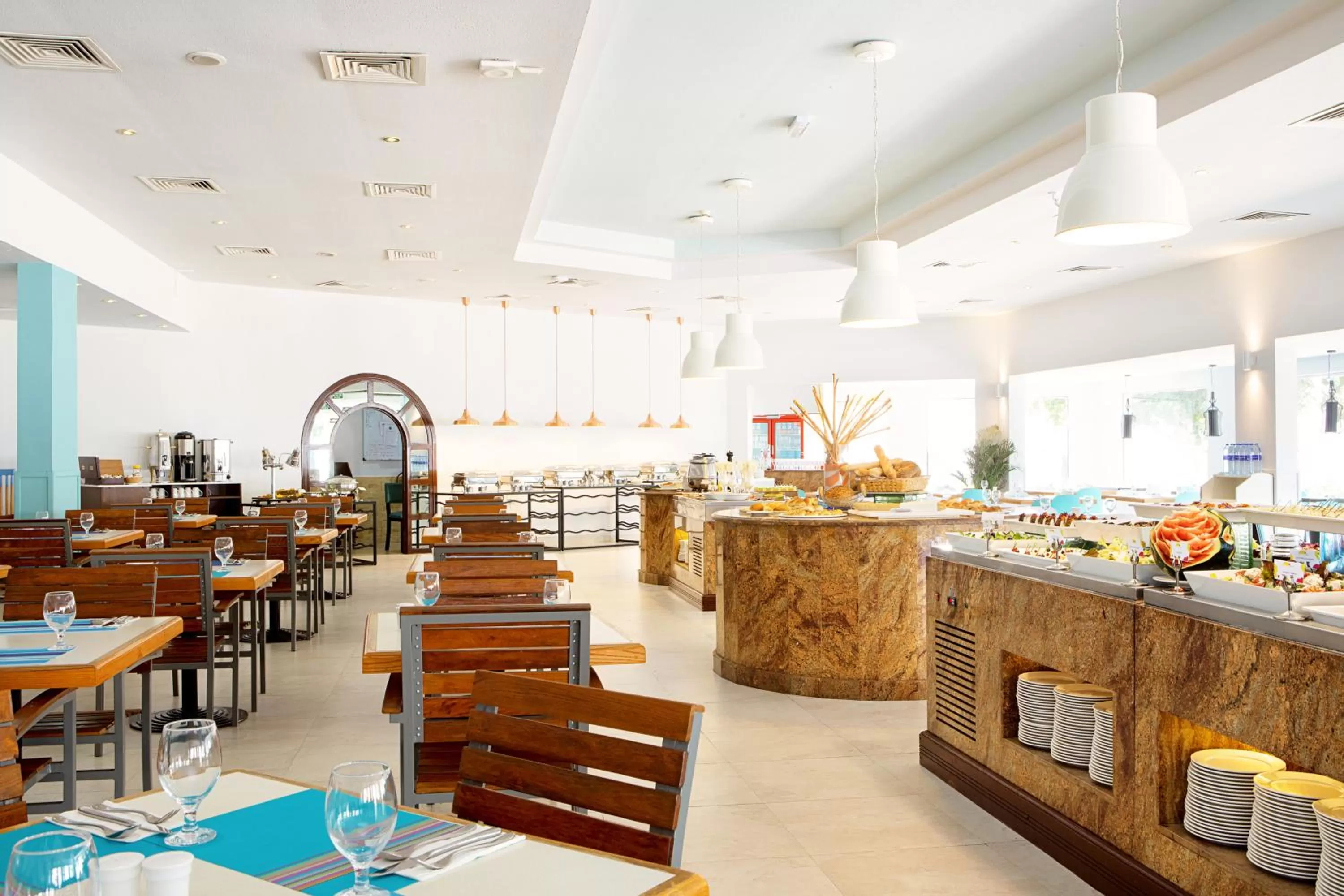 Restaurant/places to eat in BM Beach Resort