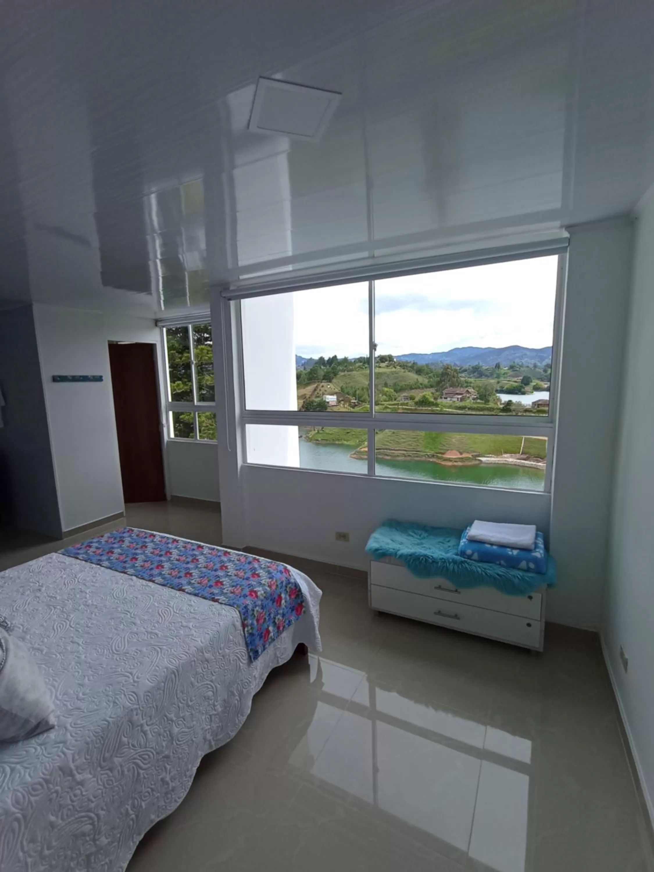 Bed in Paradise Lake Finca Hotel