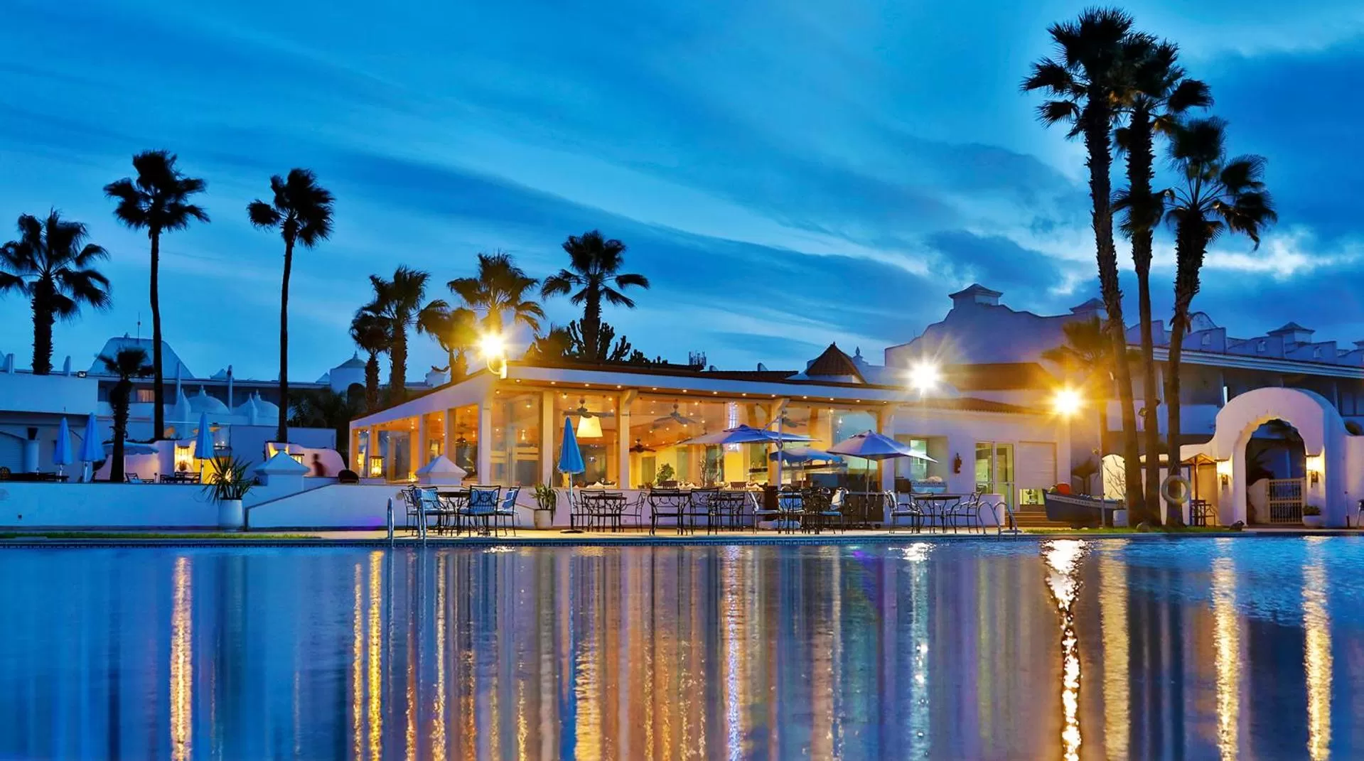 Restaurant/places to eat in L' Amphitrite Palace Beach Resort & Spa