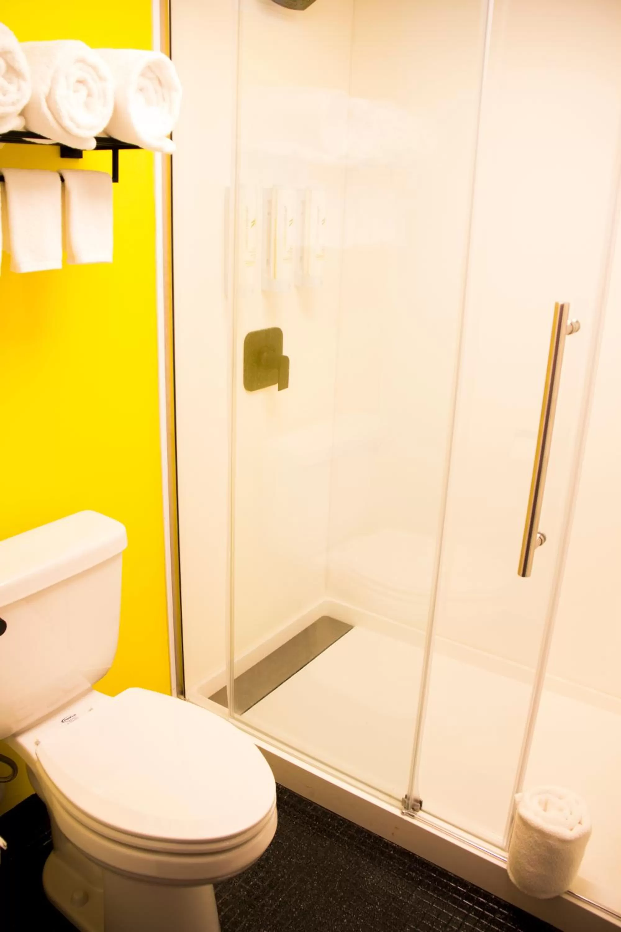 Shower in Cartoon Network Hotel