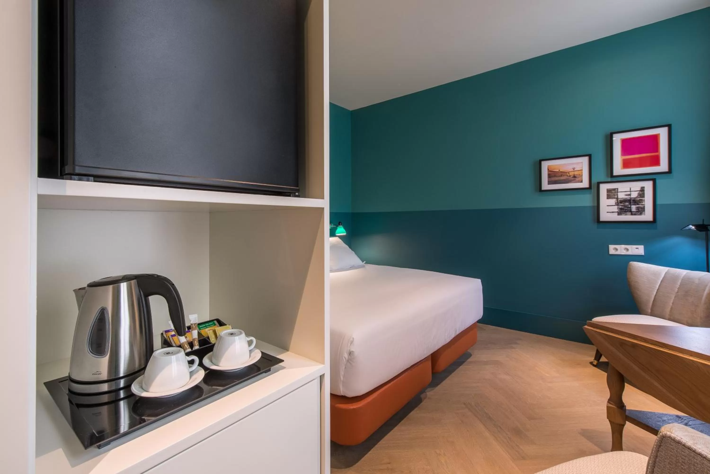 Coffee/tea facilities, Bed in Vincci The Mint