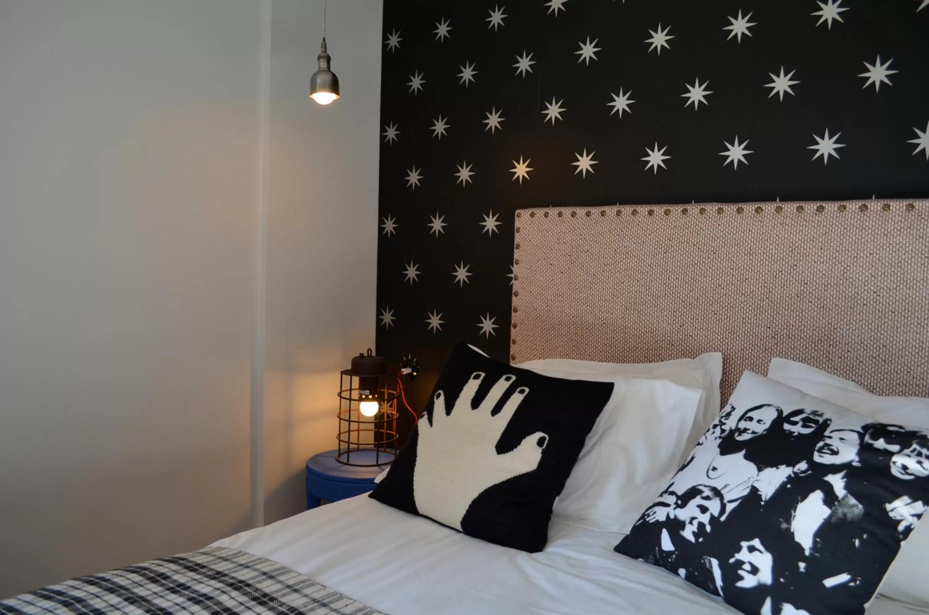 Bed in Hotel Les Pilotes