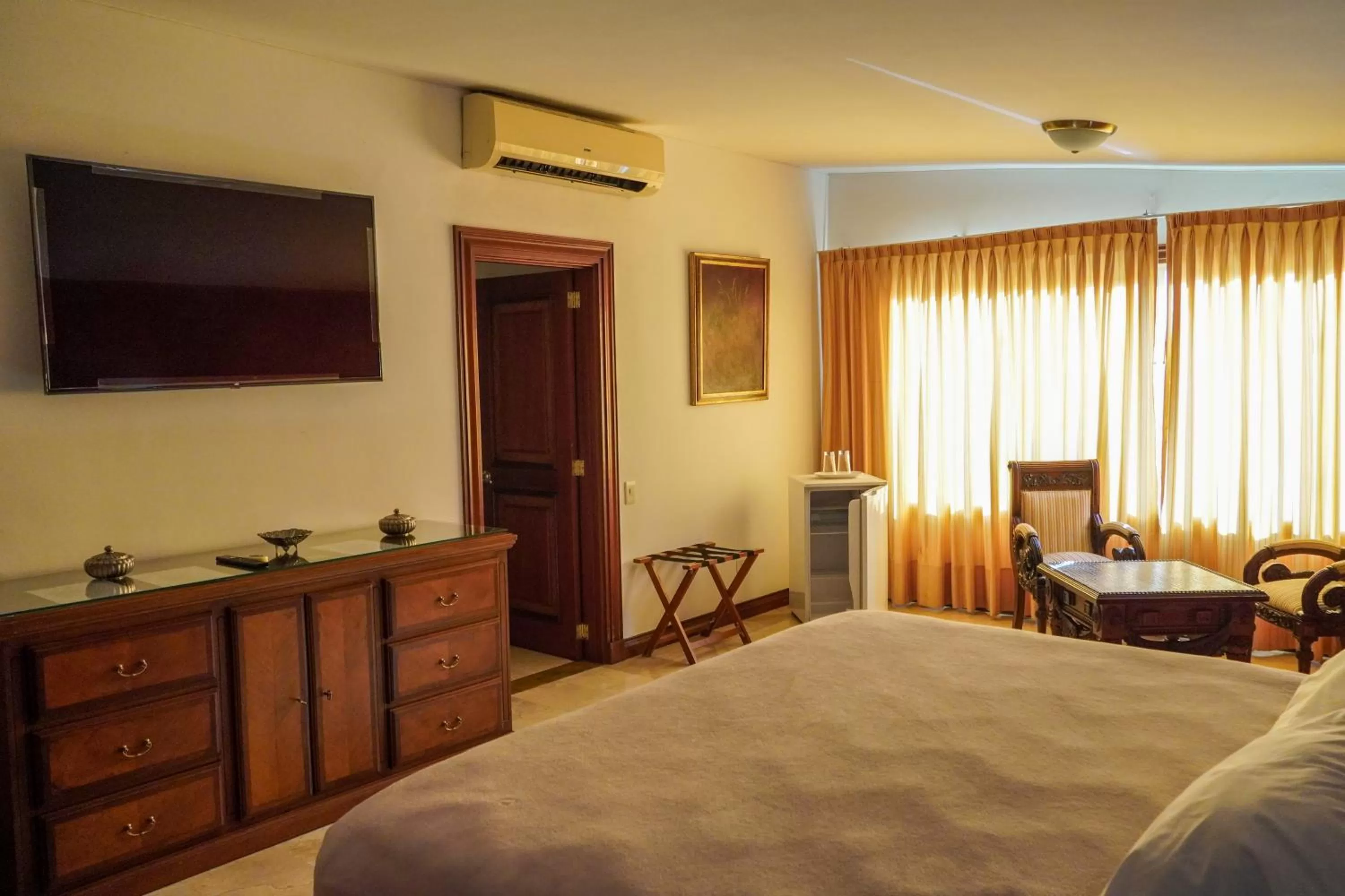 Photo of the whole room, TV/Entertainment Center in Hotel Boutique Villa Casuarinas