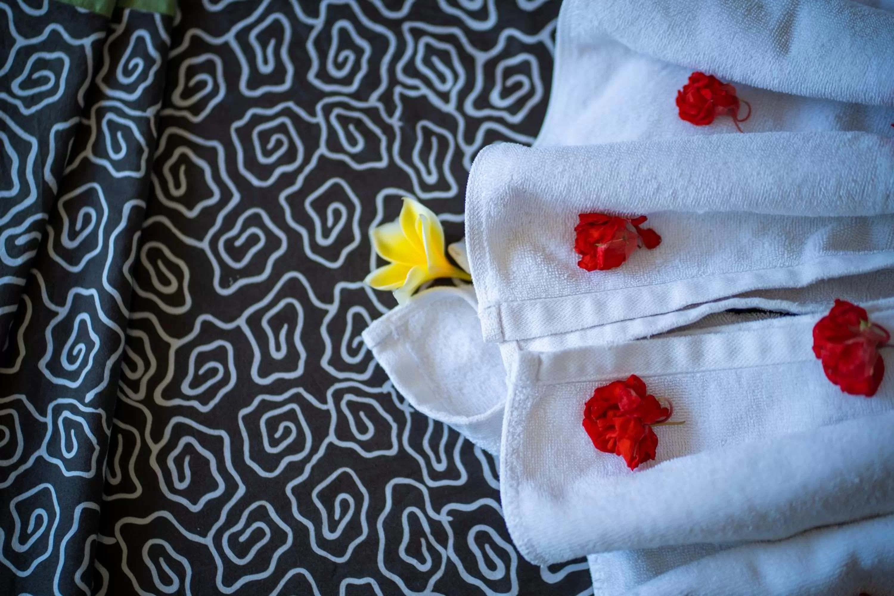 Bed in Lili Cottage Ubud