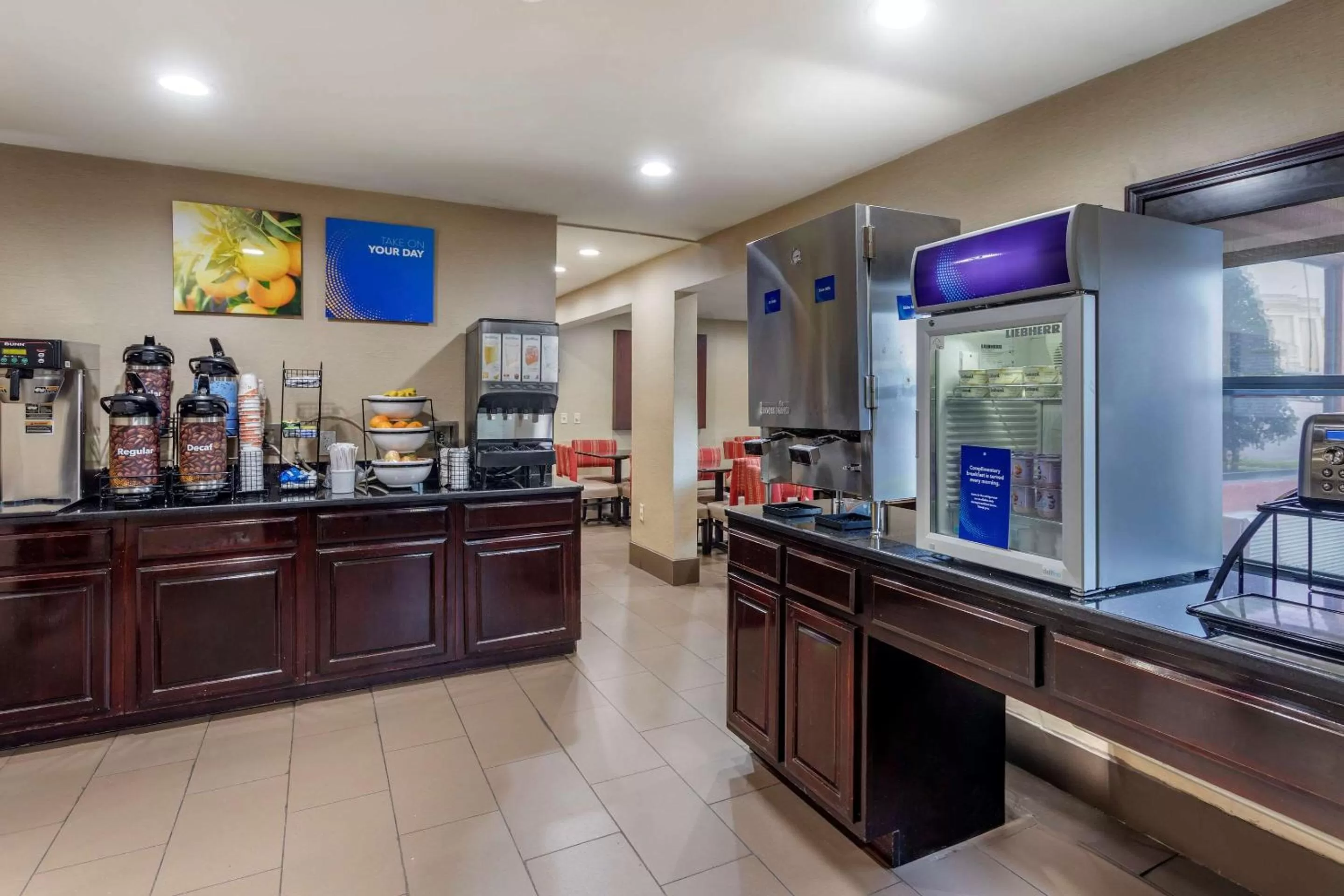 Restaurant/places to eat in Comfort Inn Nashville West