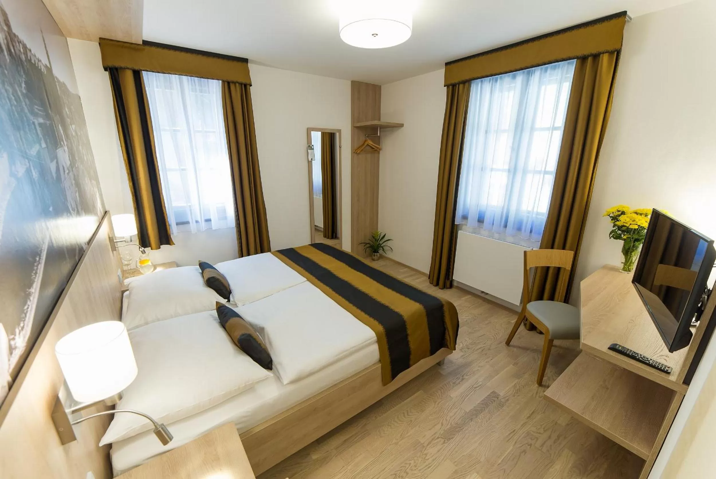 Bed in Garni hotel Castle Bridge