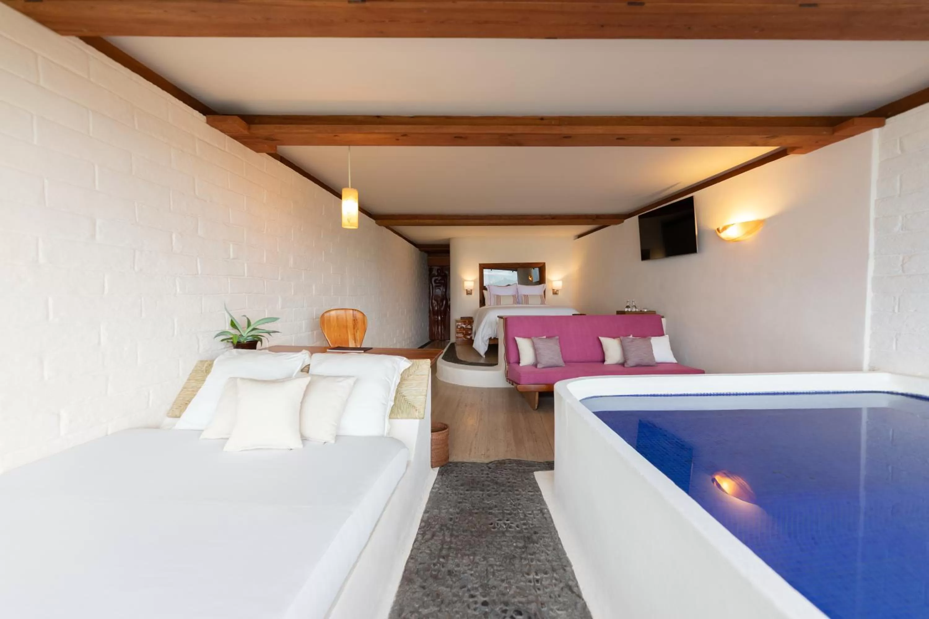 TV and multimedia, Bed in El Santuario Resort & Spa