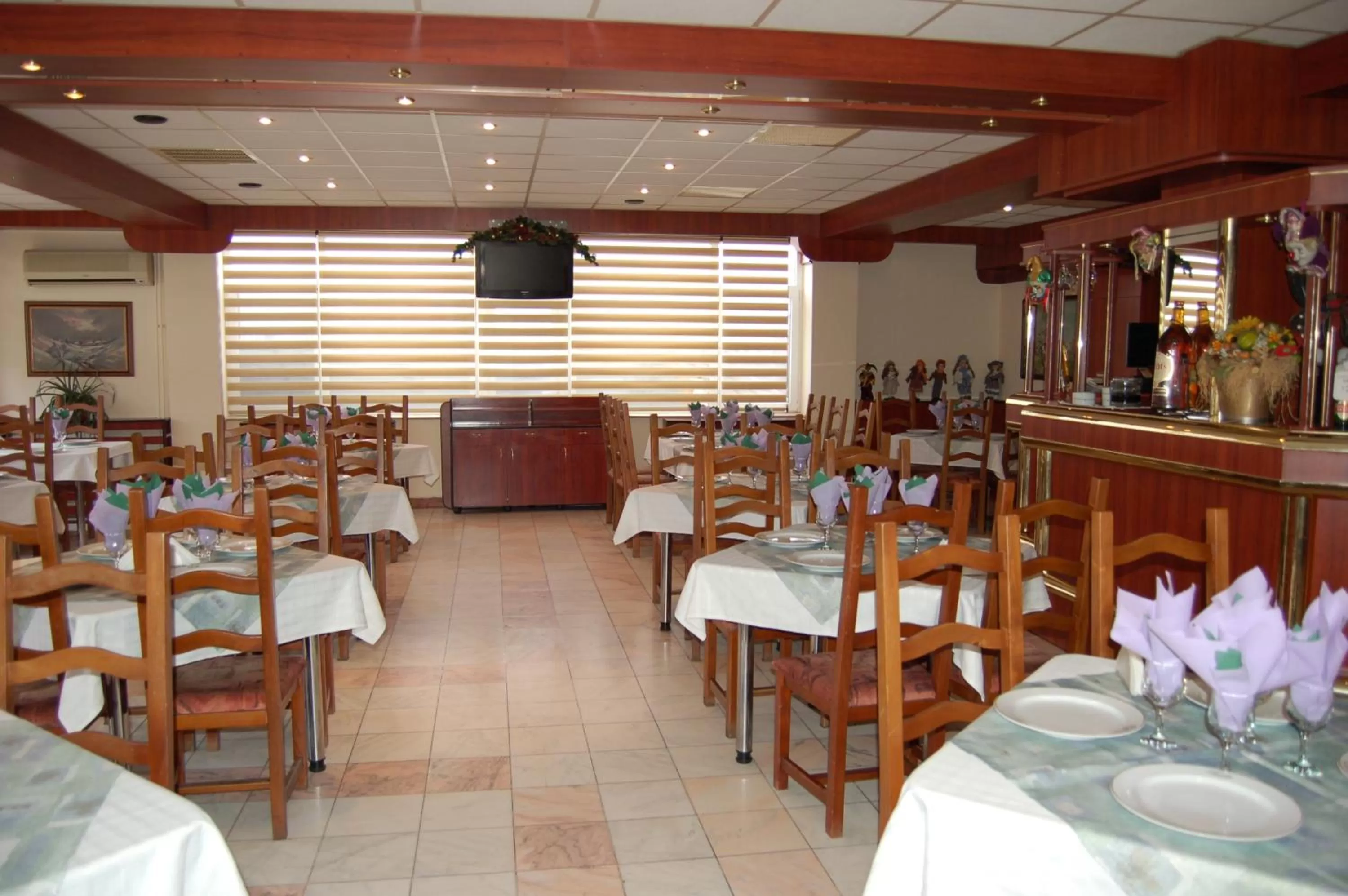 Restaurant/Places to Eat in Motel Maestro