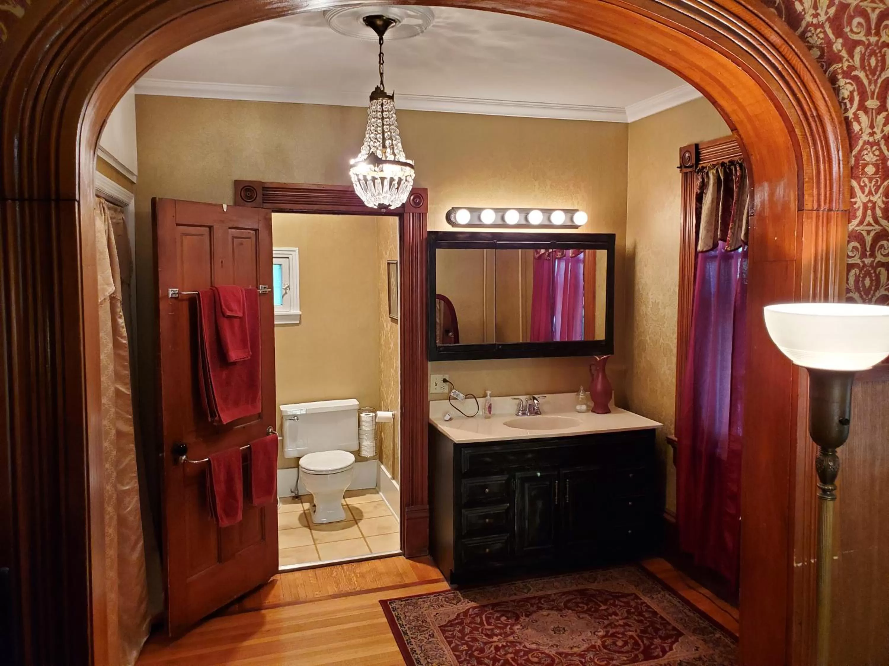 Shower in Historic Victorian Inn