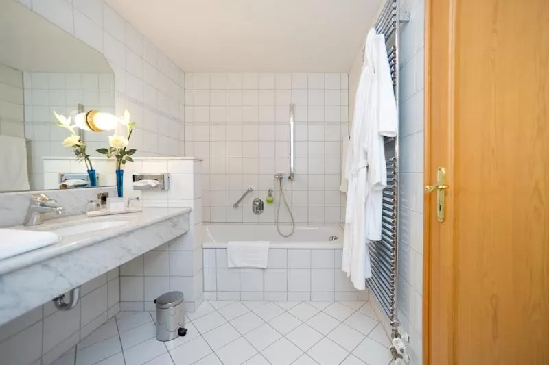 Bathroom in Hotel Aselager Mühle