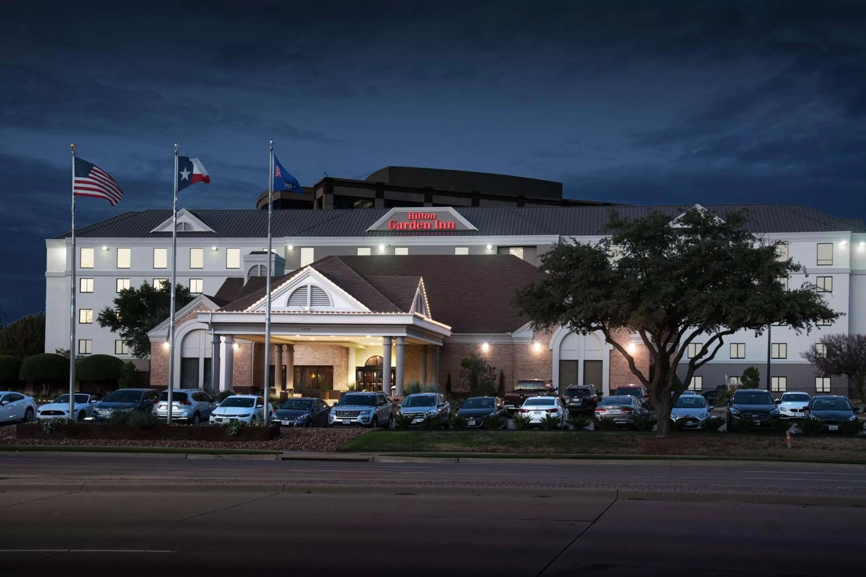 Property building in Hilton Garden Inn Las Colinas