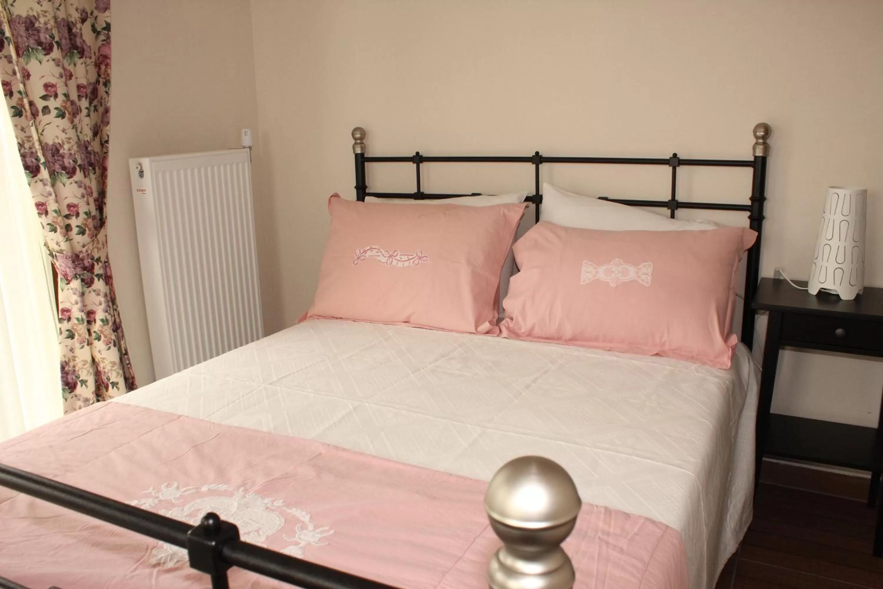 Photo of the whole room, Bed in Ede Apart Otel