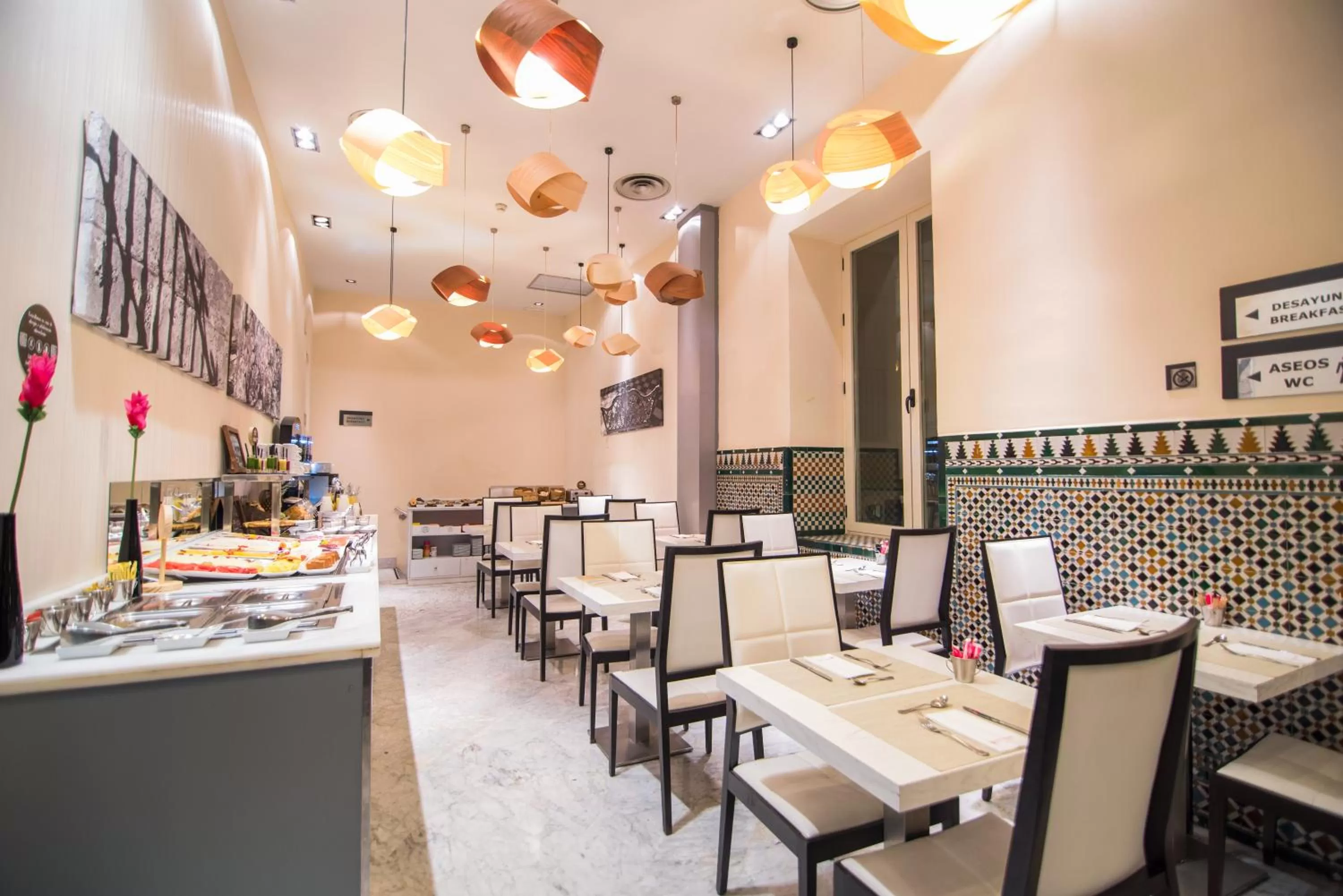 Breakfast in Petit Palace Santa Cruz