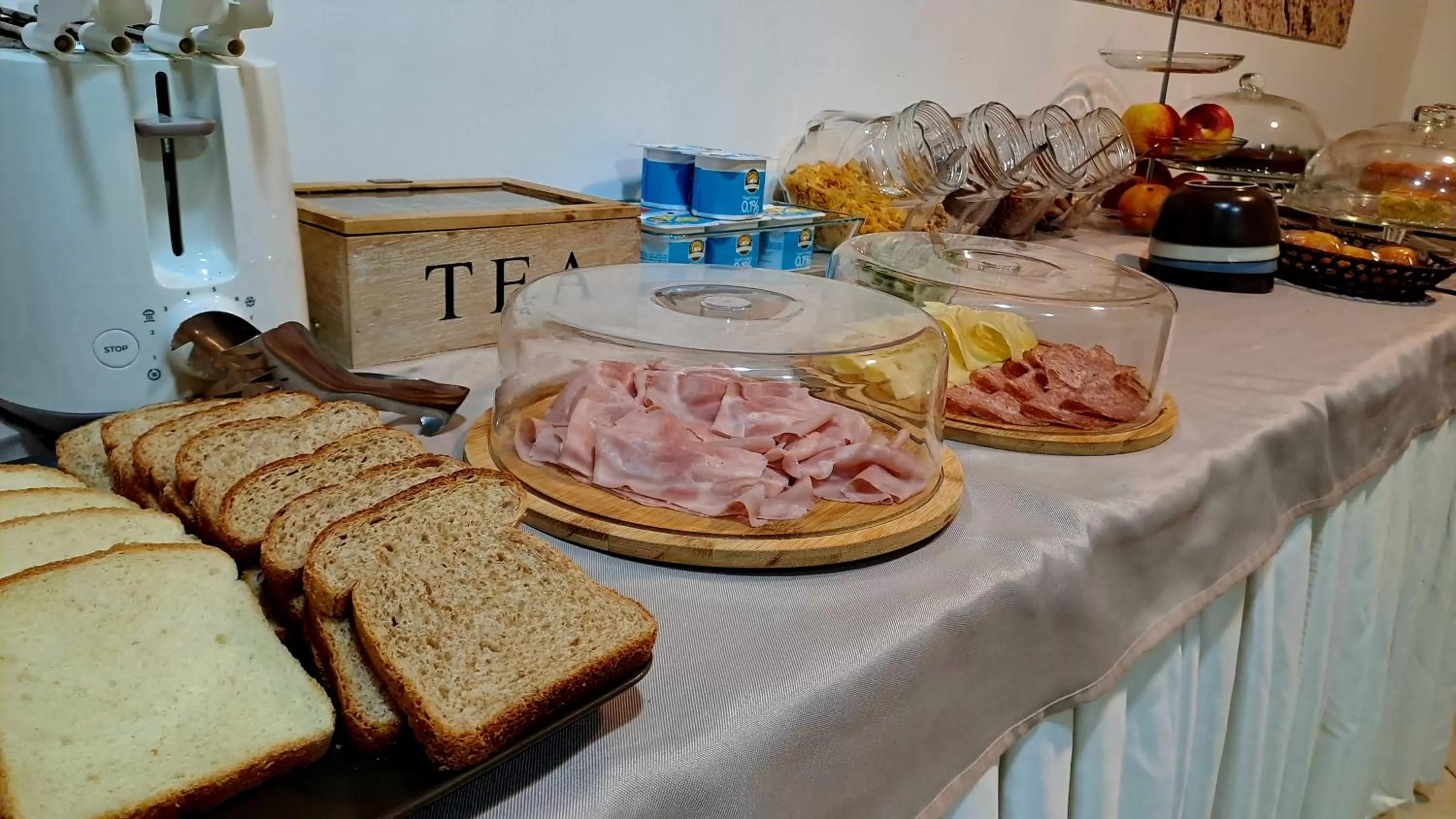 Buffet breakfast in Hotel Del Viale