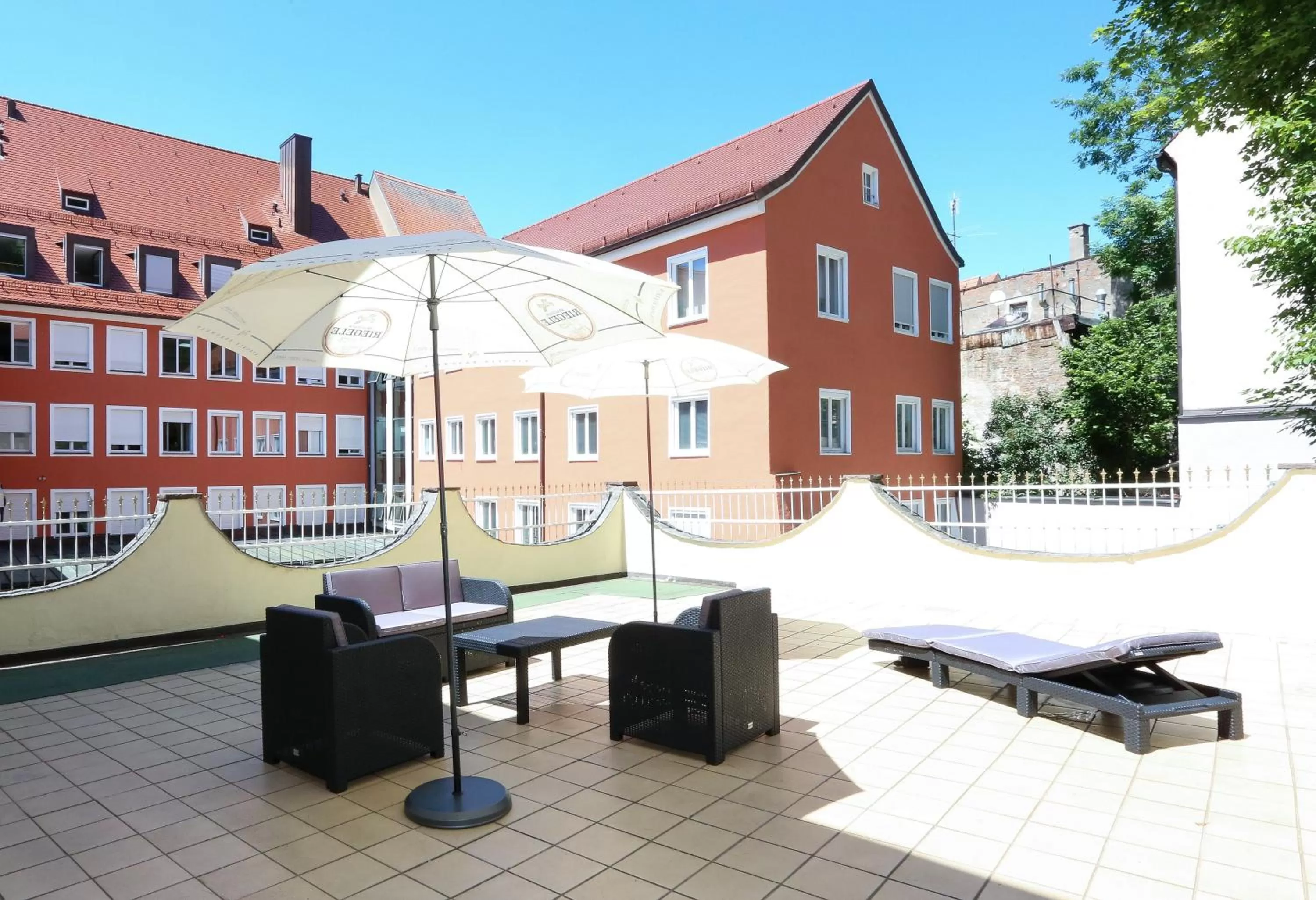 Patio in Arthotel ANA Goggl