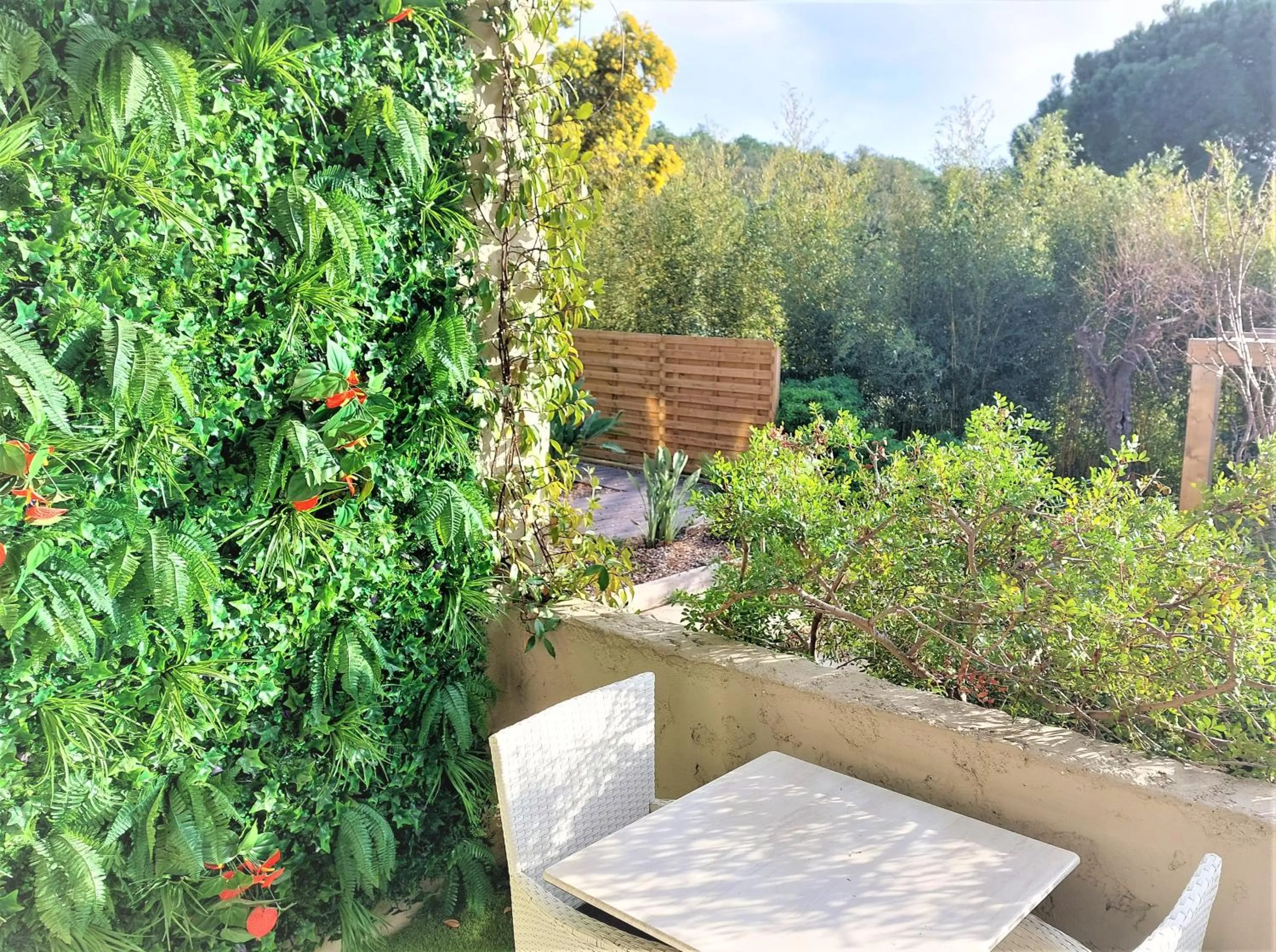 Breakfast in Les Jardins de Bormes, hôtel adult only avec sauna & jacuzzi