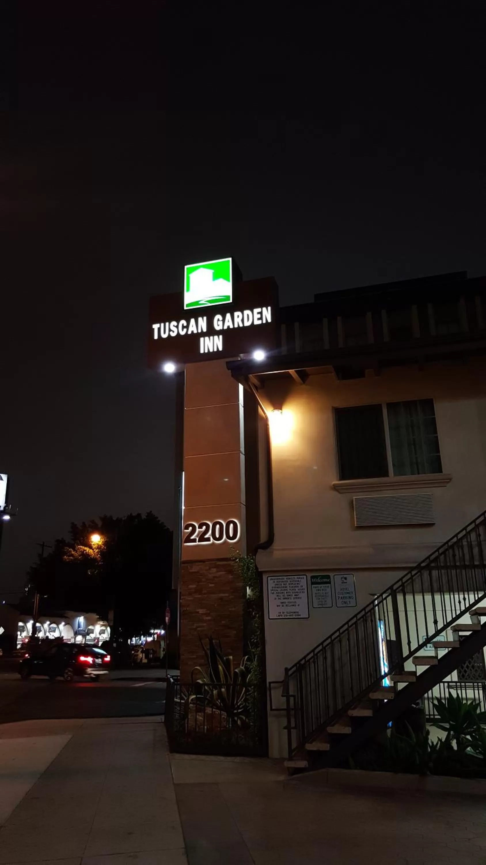 Facade/entrance in Tuscan Garden Inn