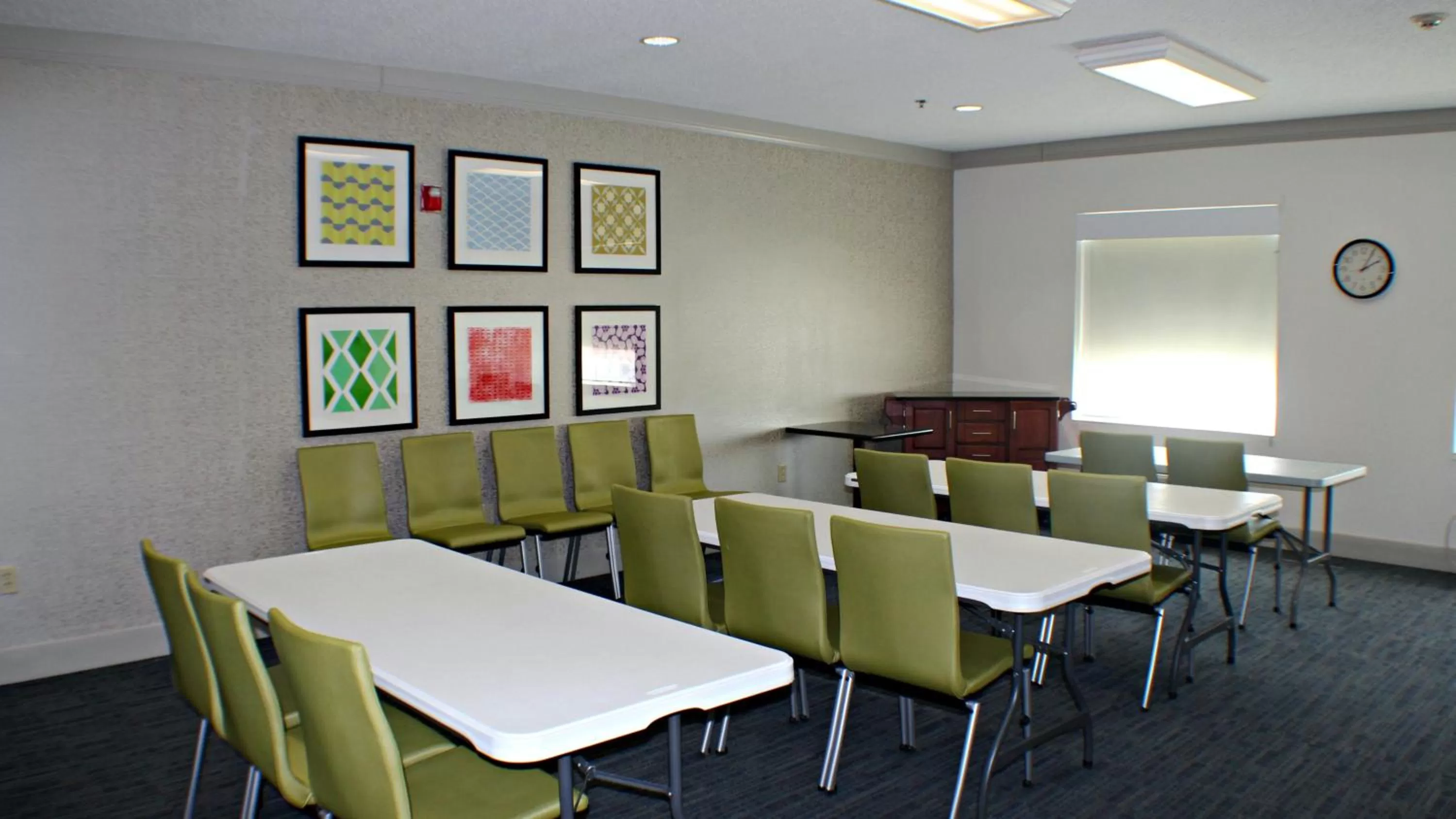 Meeting/conference room in Holiday Inn Express & Suites Plainview by IHG