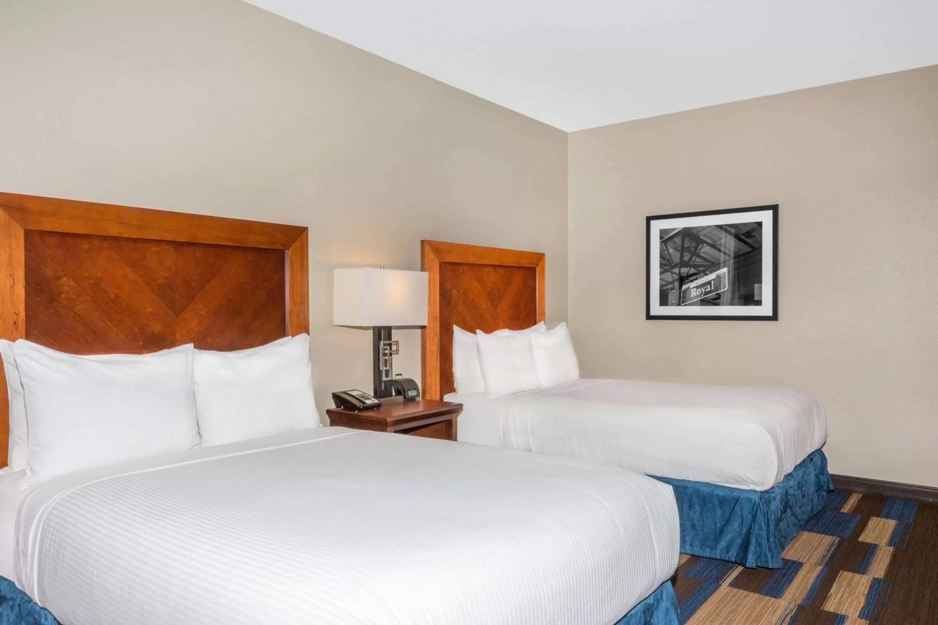 Photo of the whole room, Bed in Wyndham New Orleans French Quarter