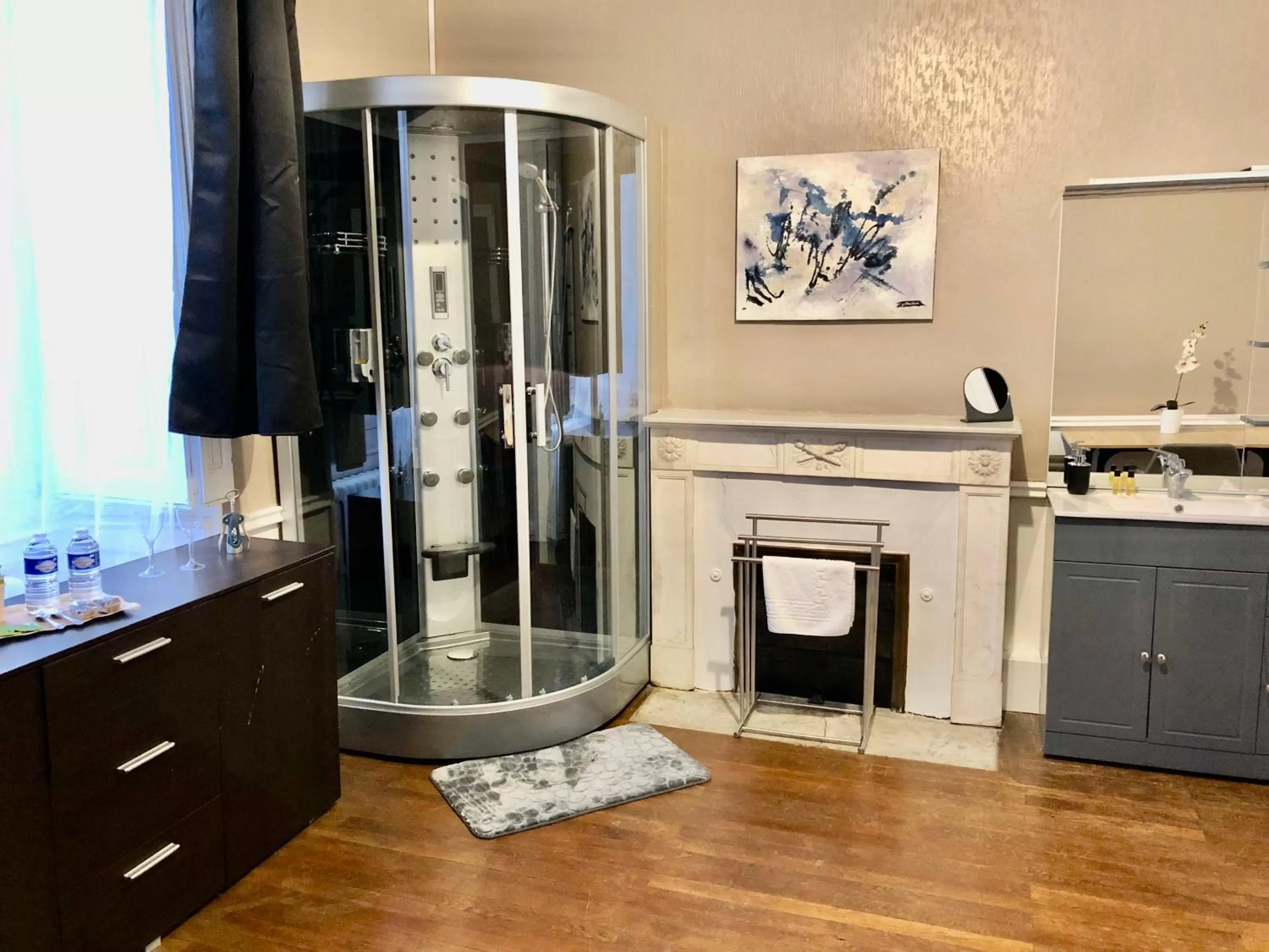 Bathroom in Hôtel Particulier CHÂTEAU DES MARAIS Proximité et vue sur le Lac de Grand lieu