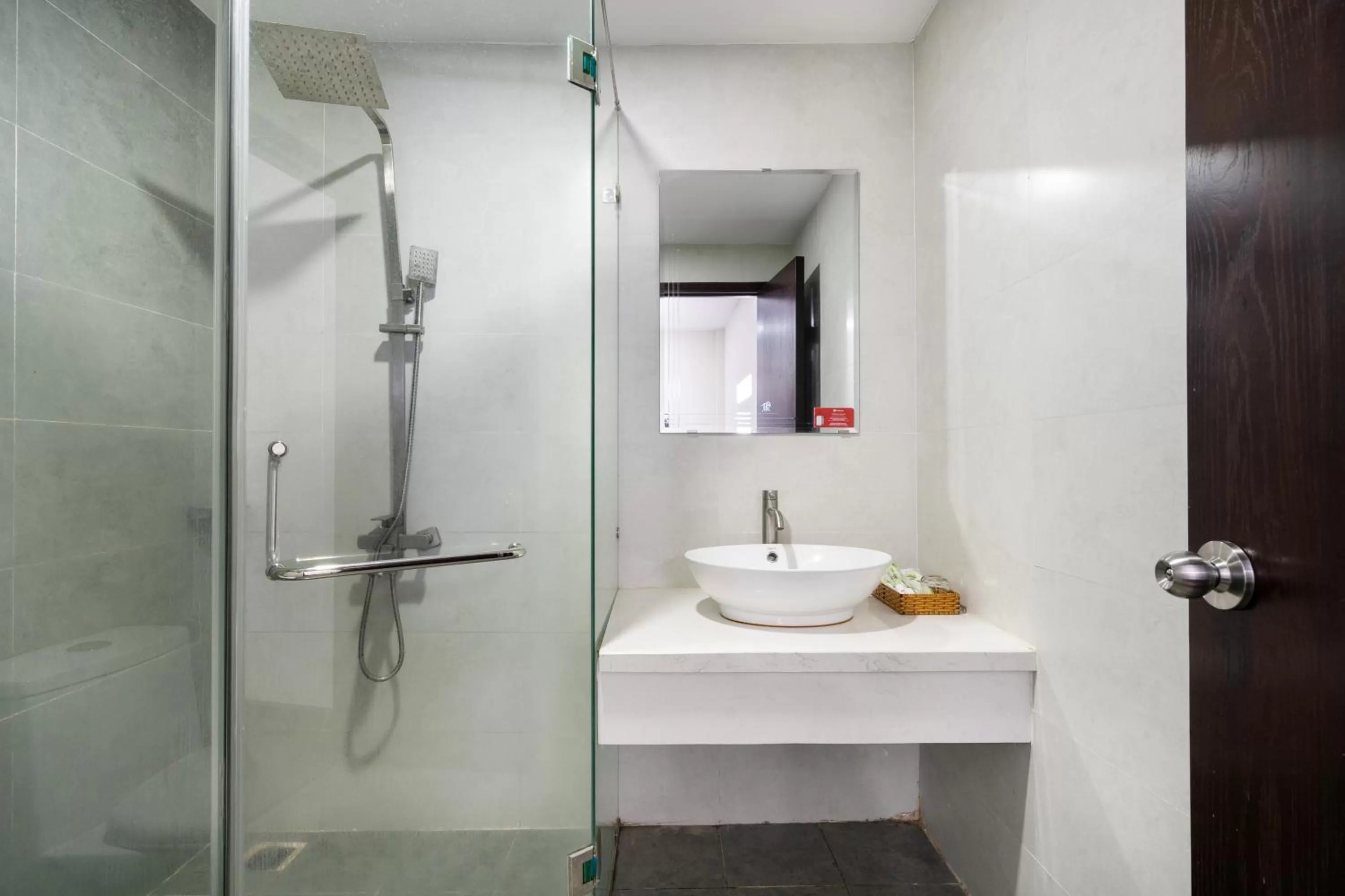 Bathroom in Central Hotel by Joi Hospitality