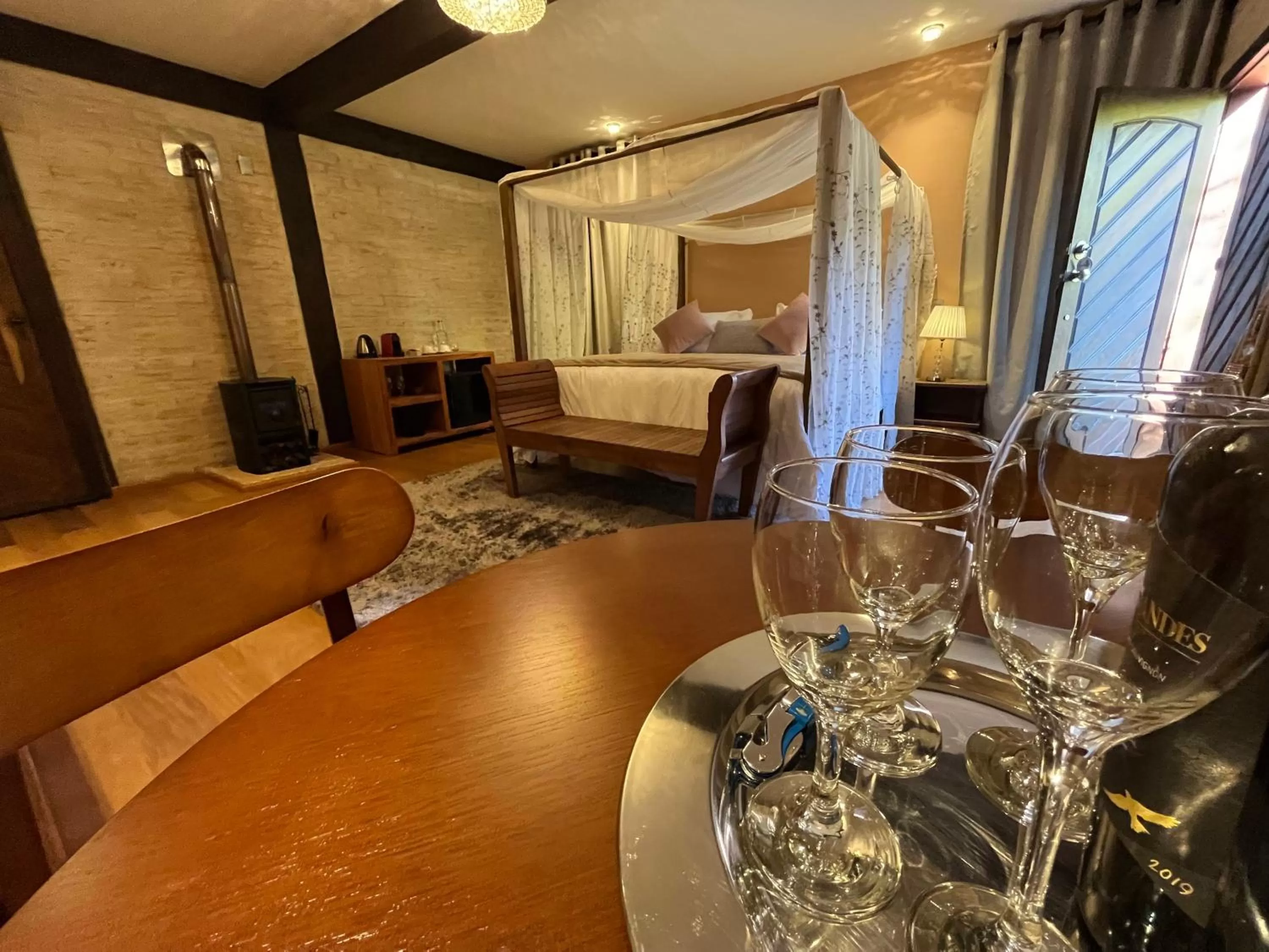 Photo of the whole room, Restaurant/Places to Eat in Pousada Dona Bendita