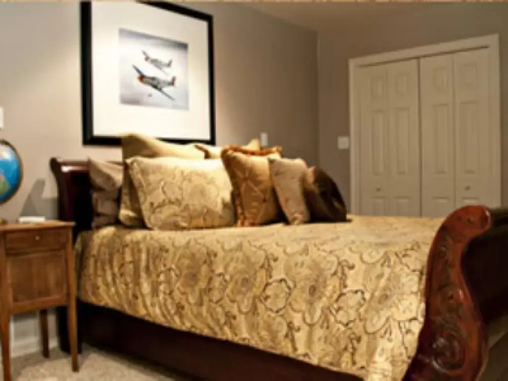 Standard Queen Room in Live Oaks Bed and Breakfast Standard Queen Room in Live Oaks Bed and Breakfast