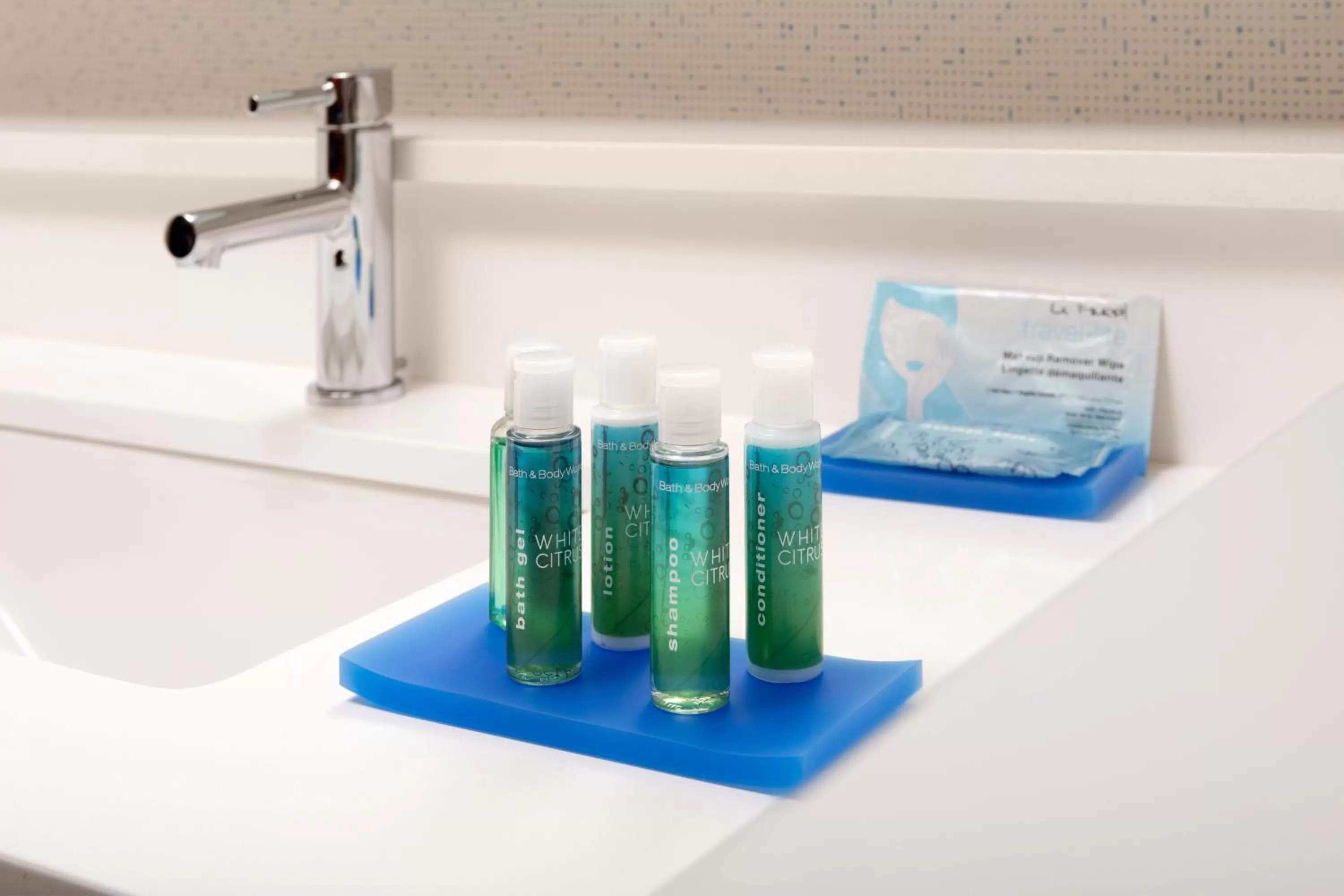 Photo of the whole room in Holiday Inn Express & Suites San Antonio North-Windcrest by IHG