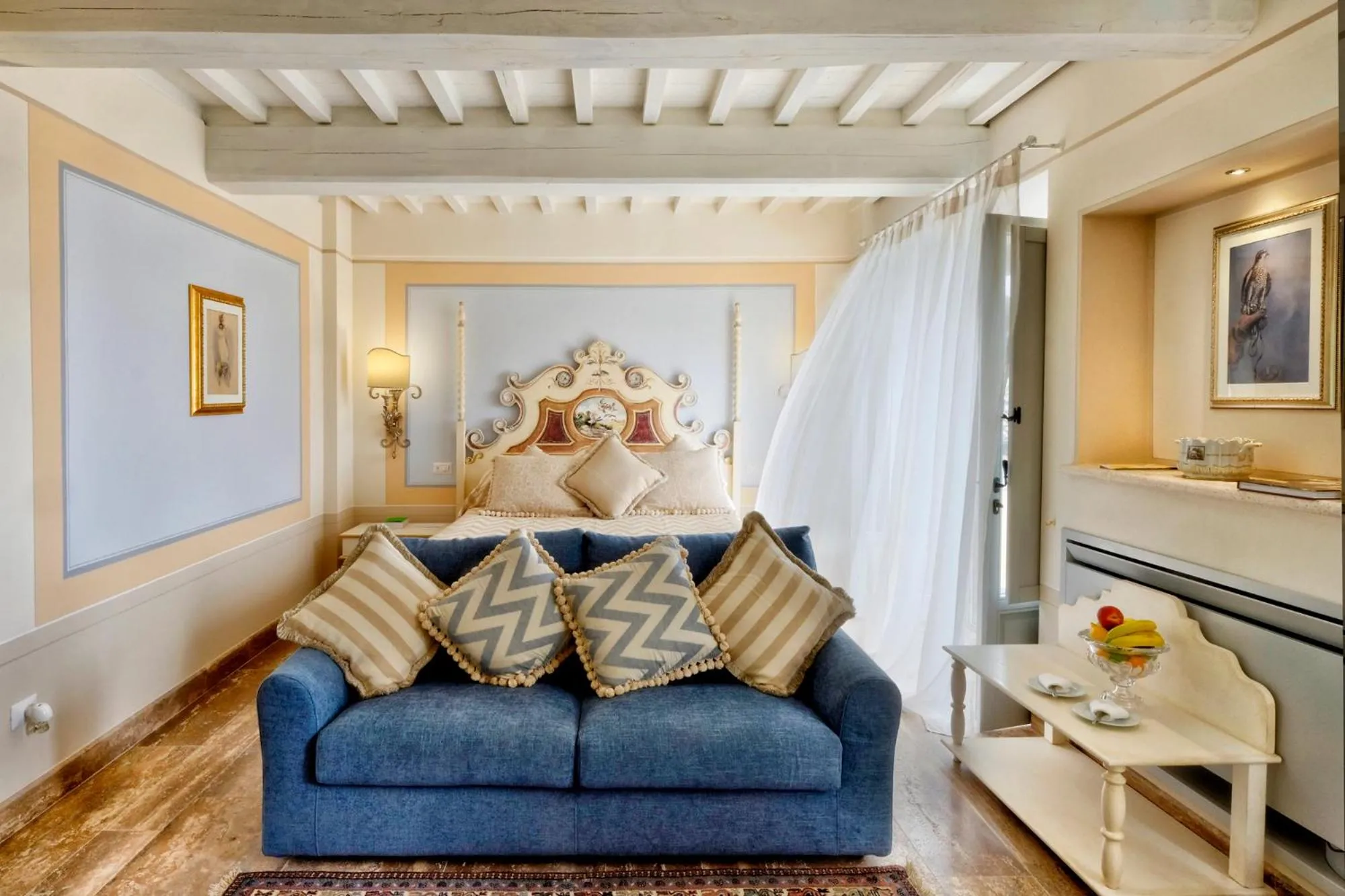 Decorative detail, Bed in Il Falconiere Relais & Spa