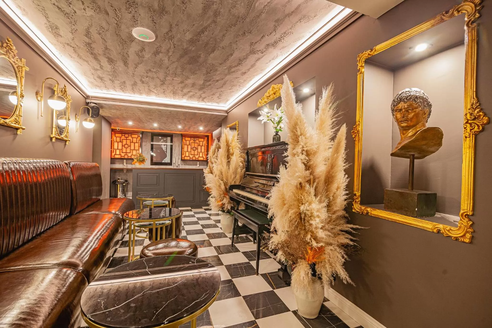 Seating area in Lord Morgan & Exclusive Design Nişantaşı