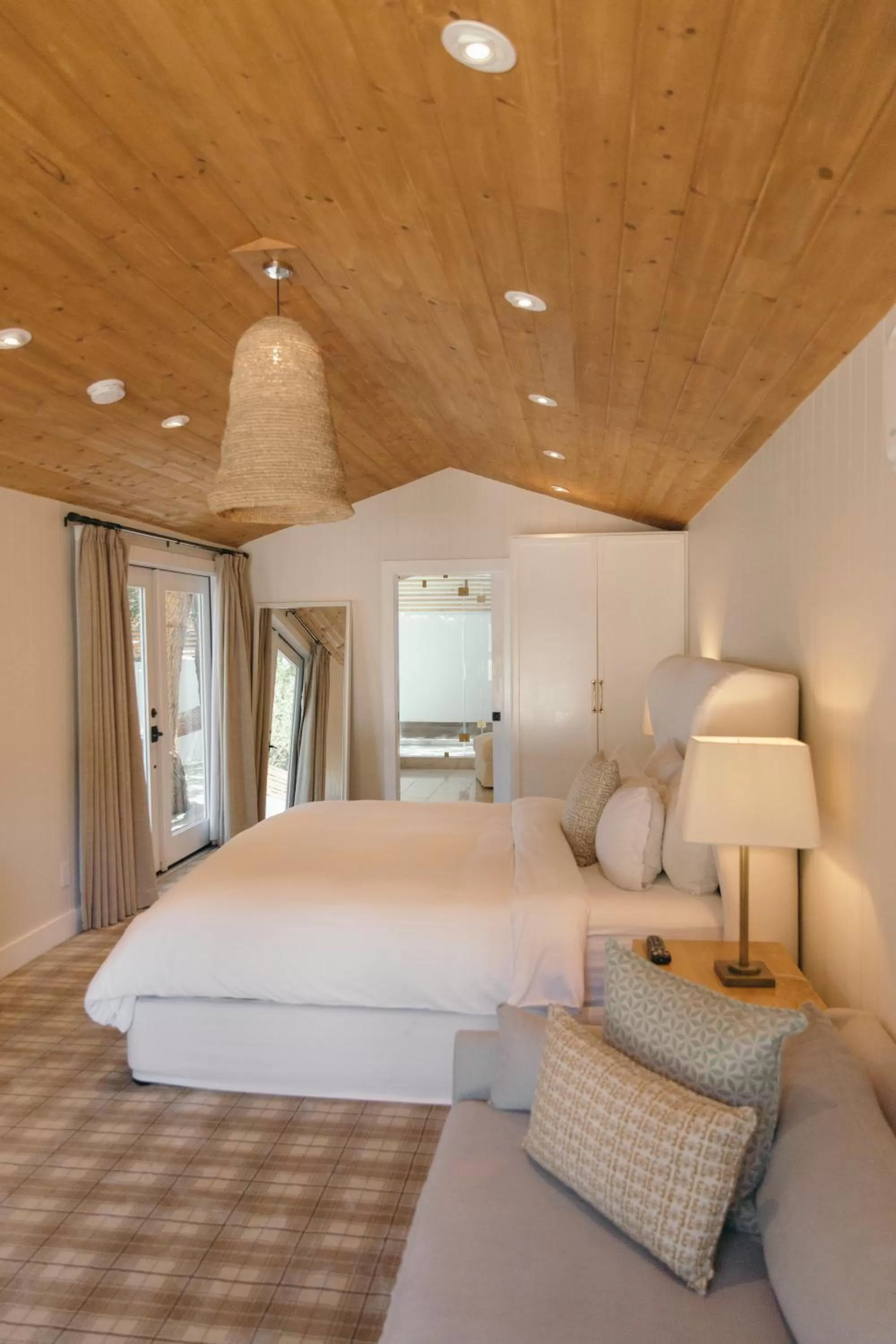 Bed in CALAMIGOS RANCH Resort & Spa