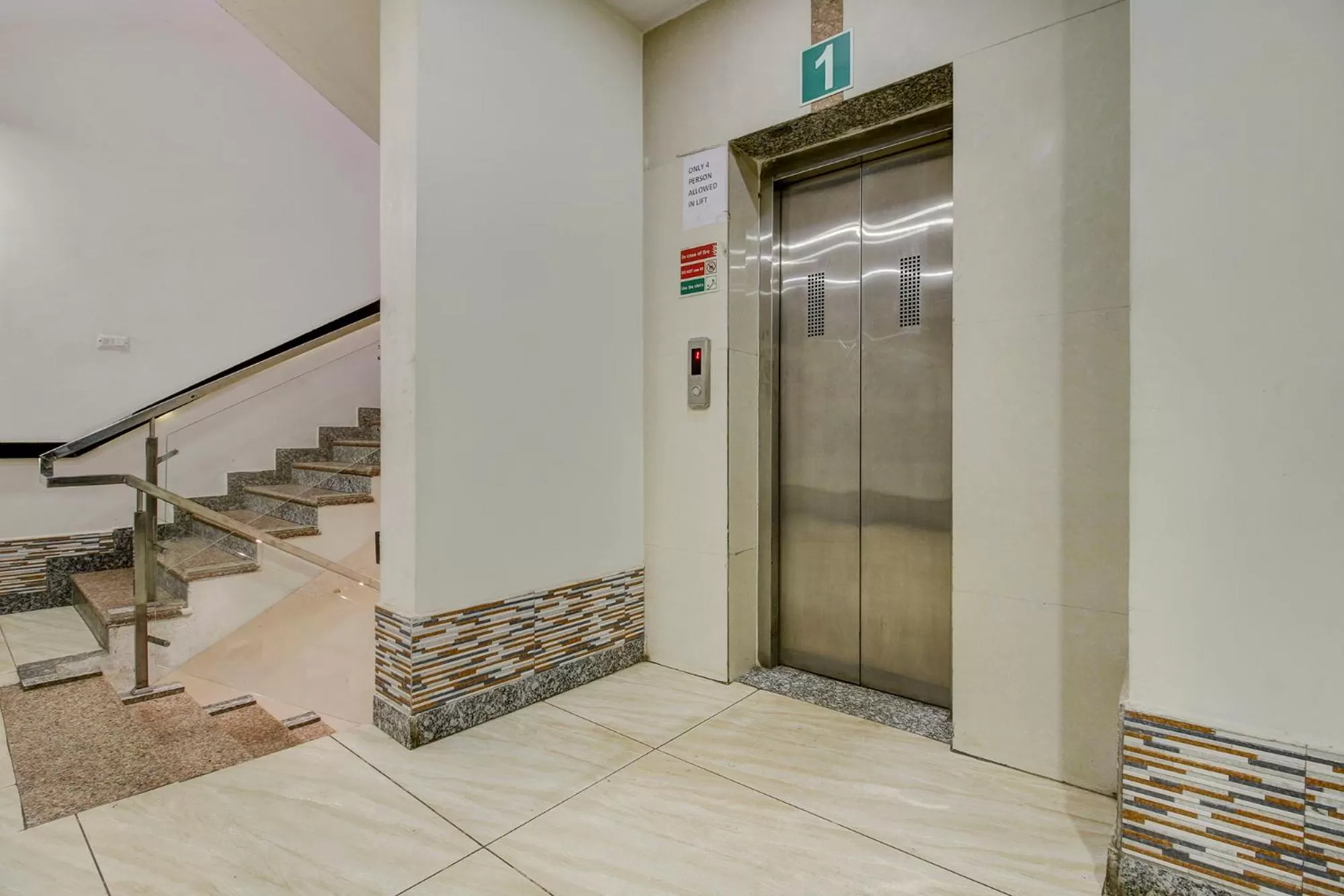 Lobby or reception in FabHotel CSFC Near Bhopal Railway Station