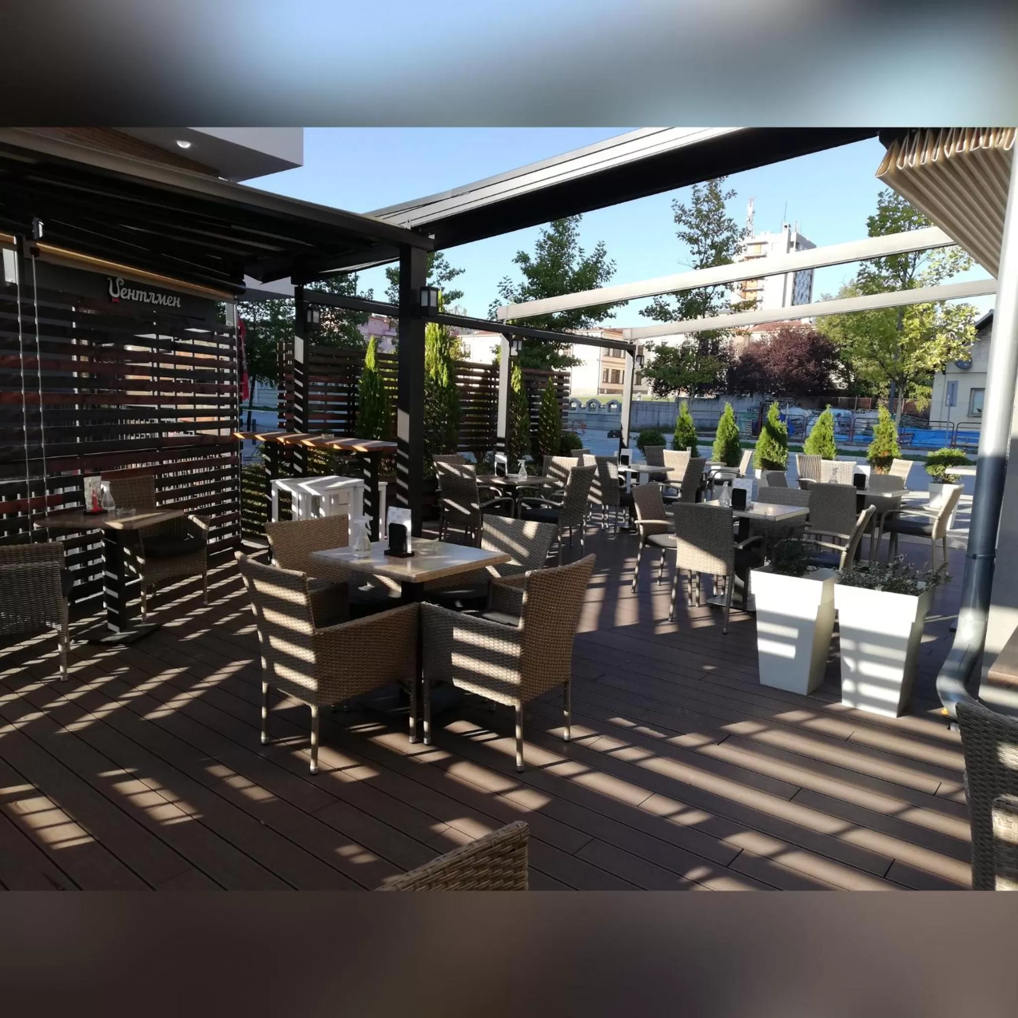 Balcony/Terrace, Restaurant/Places to Eat in IG Hotel