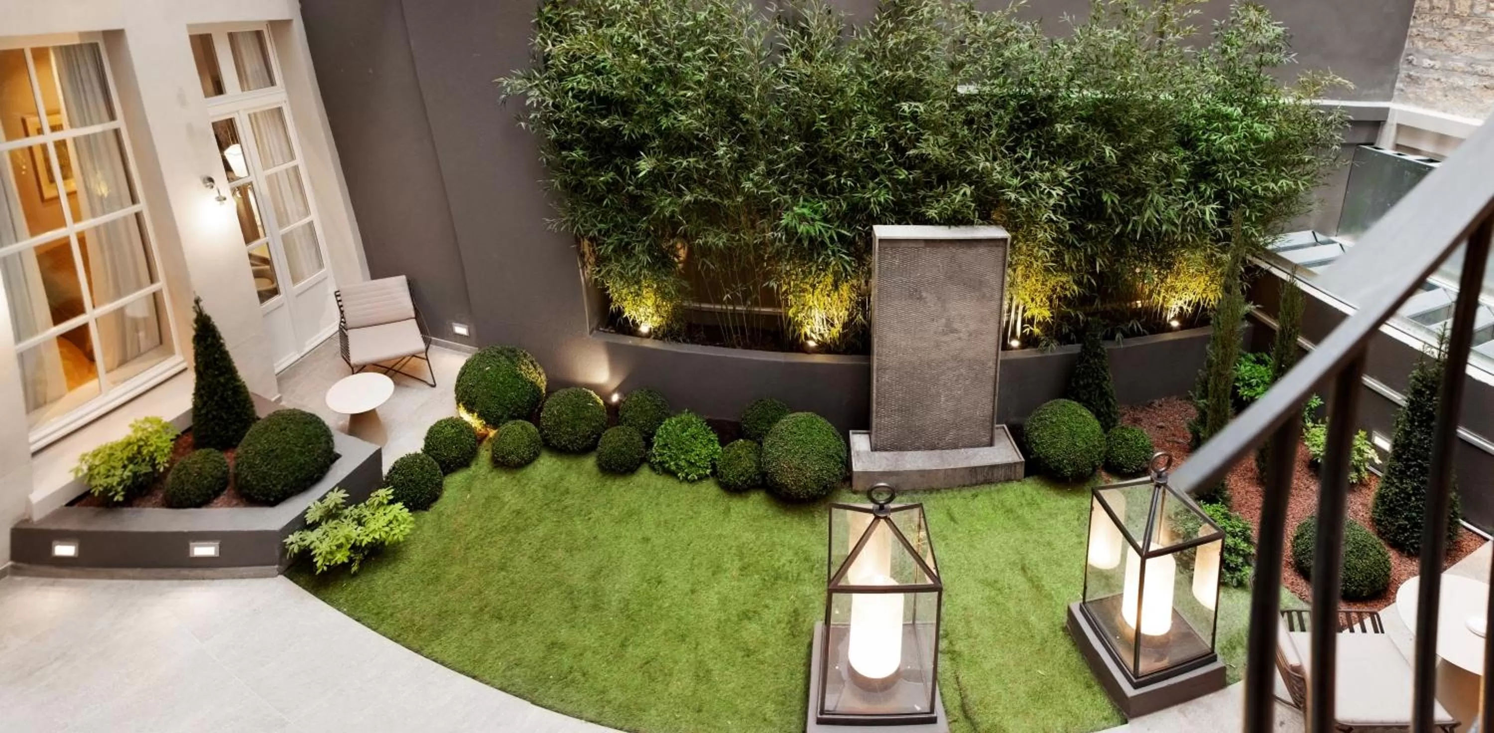 Decorative detail in Hotel La Lanterne & Spa By Timhotel