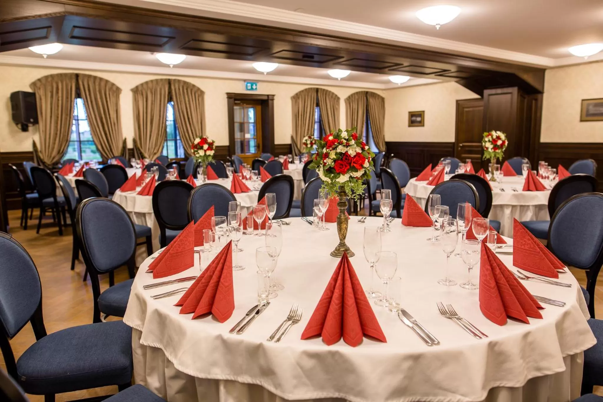 Banquet/Function facilities, Restaurant/Places to Eat in Hotel - Bar Grafaite