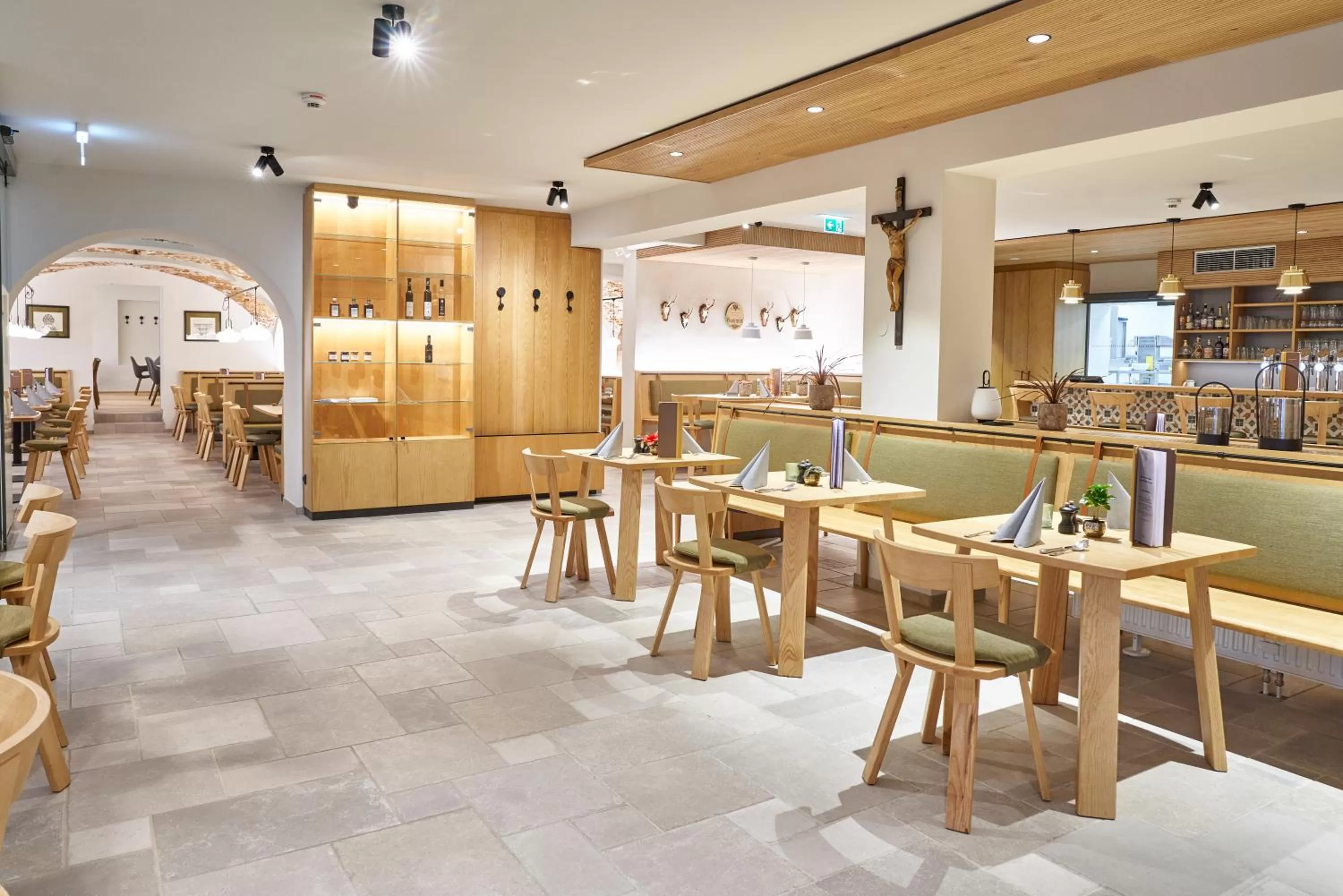 Restaurant/places to eat in Hotel Maxlhaid