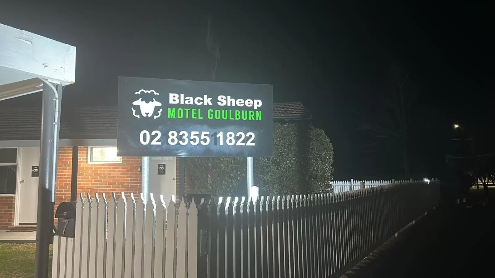 Property building in Black Sheep Motel Goulburn