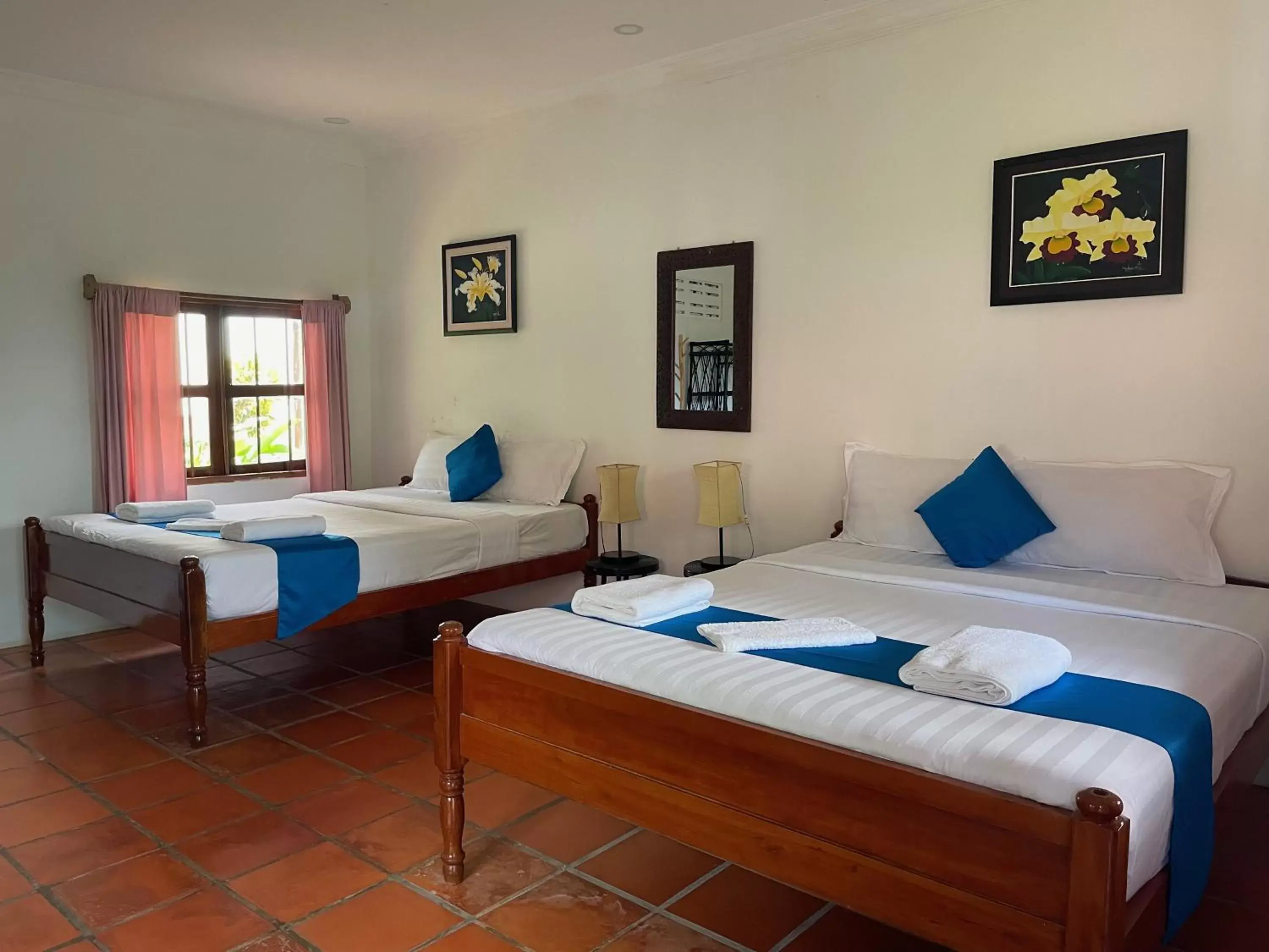 Quadruple Room with Garden View in Kep Lodge Quadruple Room with Garden View in Kep Lodge