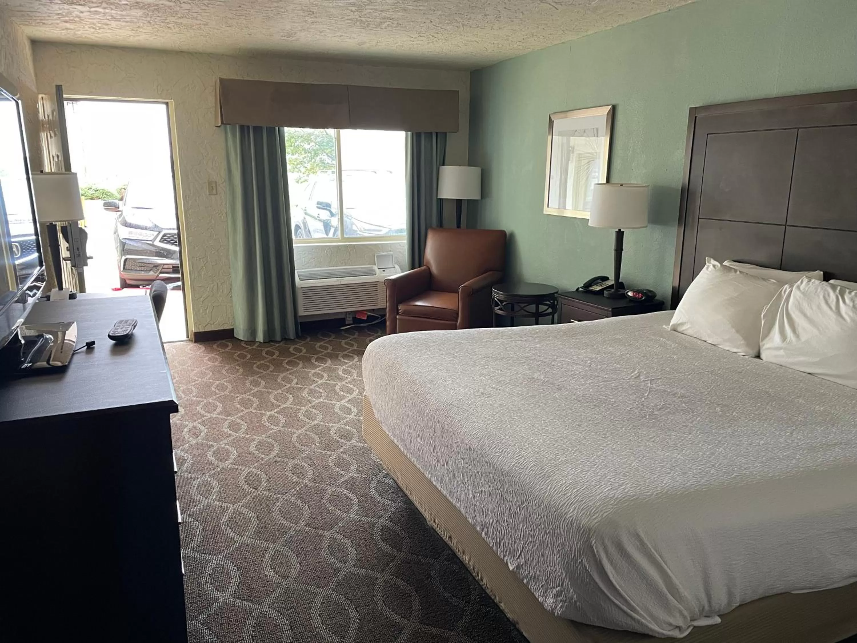 Bed in Quality Inn Clinton North