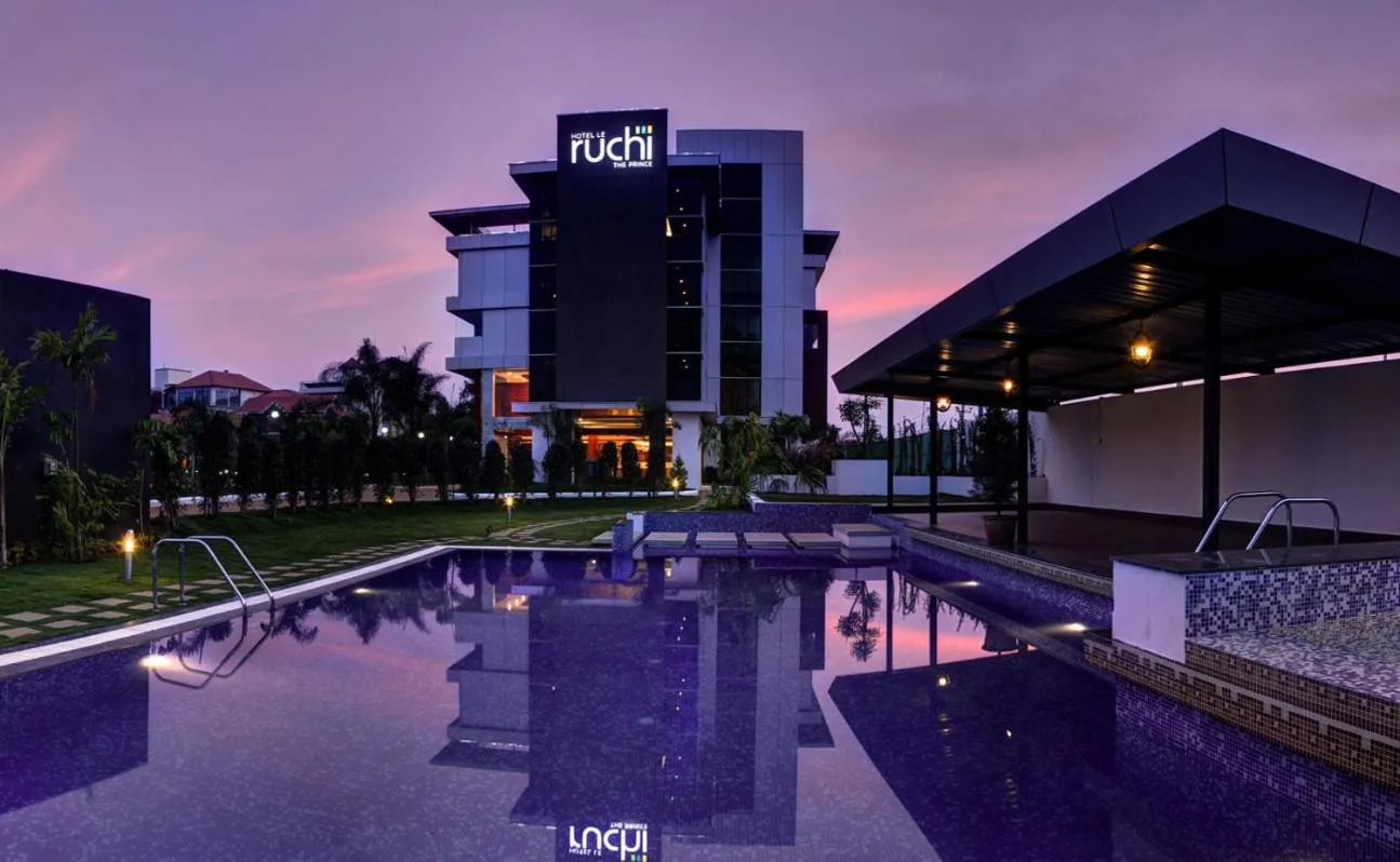 Property building in Hotel Le Ruchi The Prince