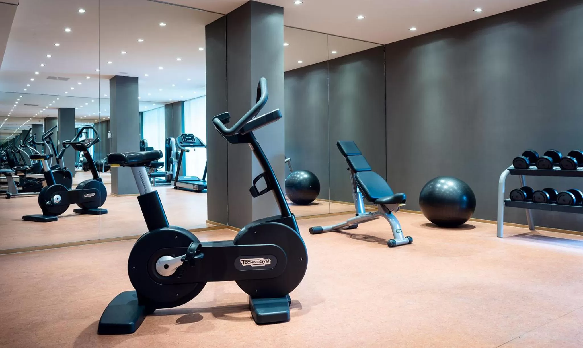 Fitness centre/facilities in AMERON Köln Hotel Regent