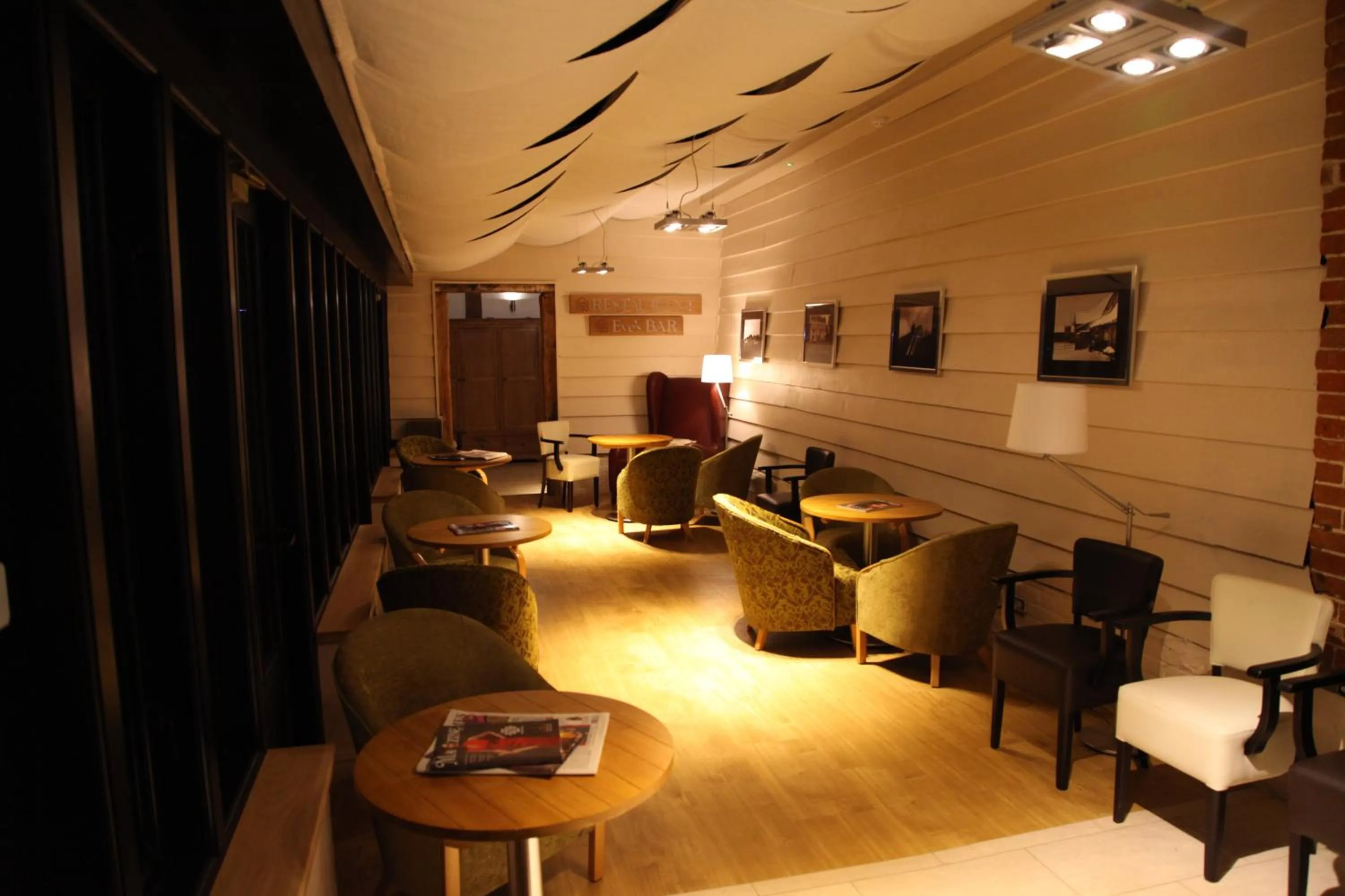 Seating area in Ivy House Country Hotel