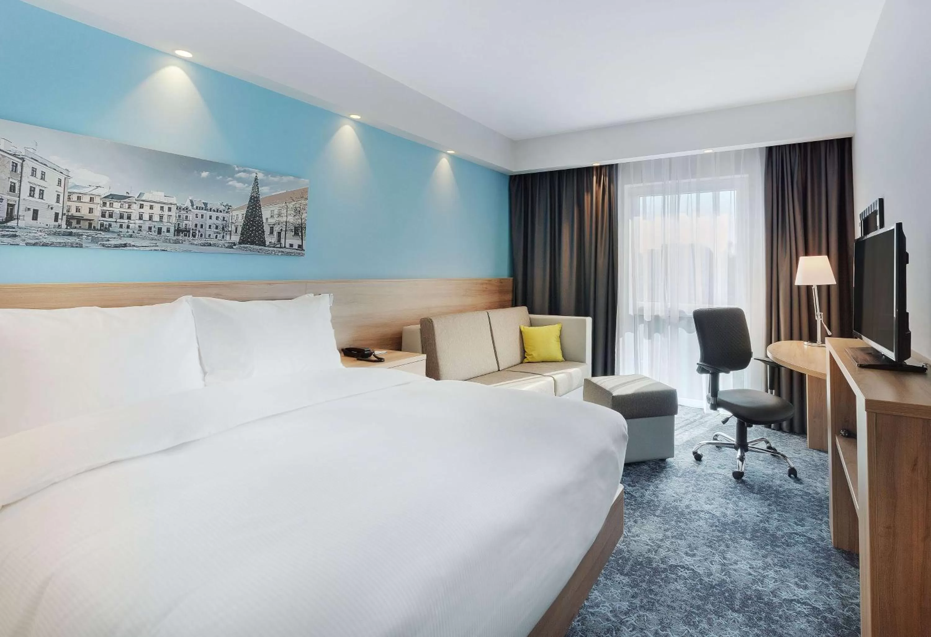 Bed in Hampton By Hilton Lublin