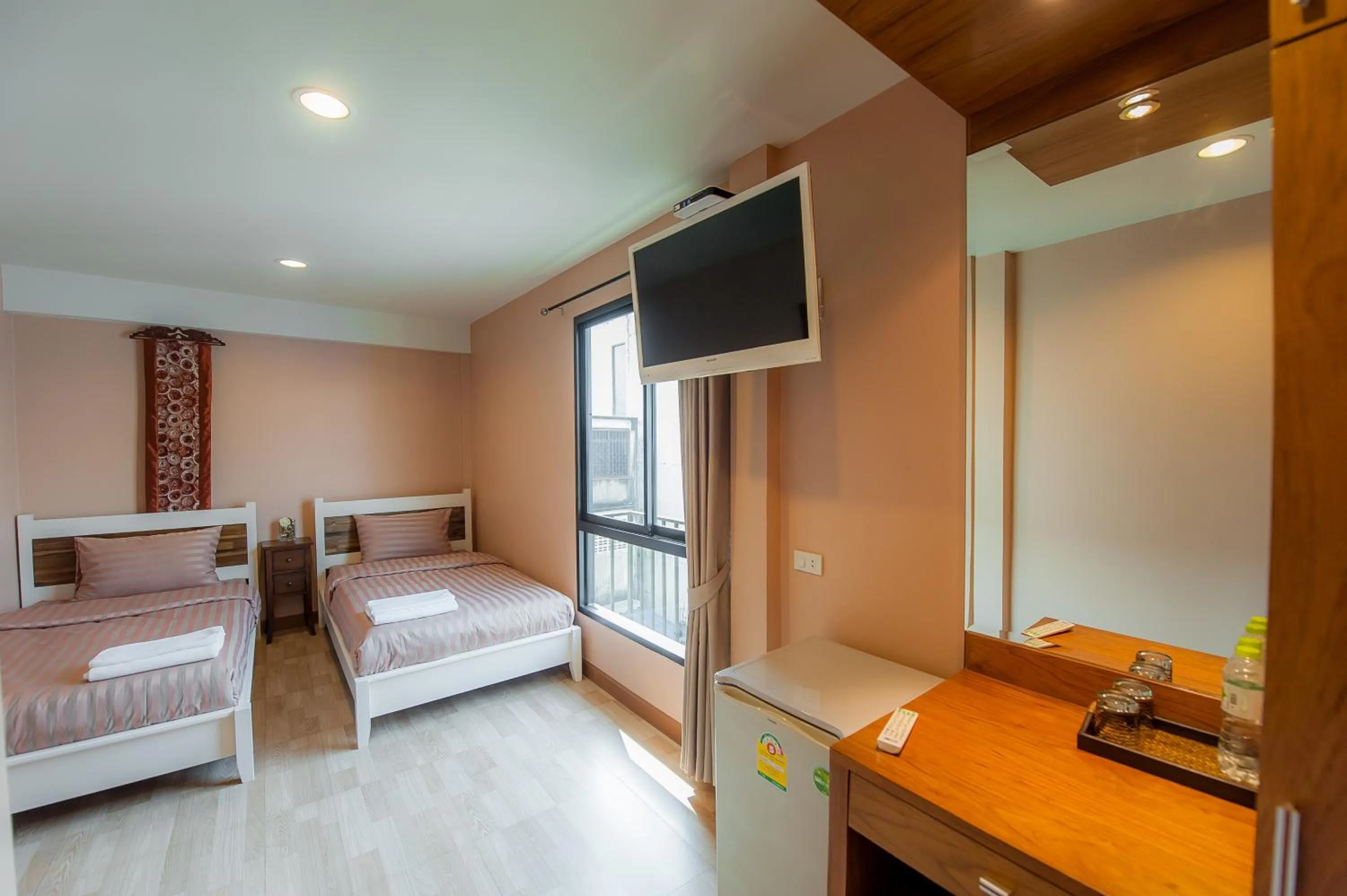 Superior Twin Room in Full House