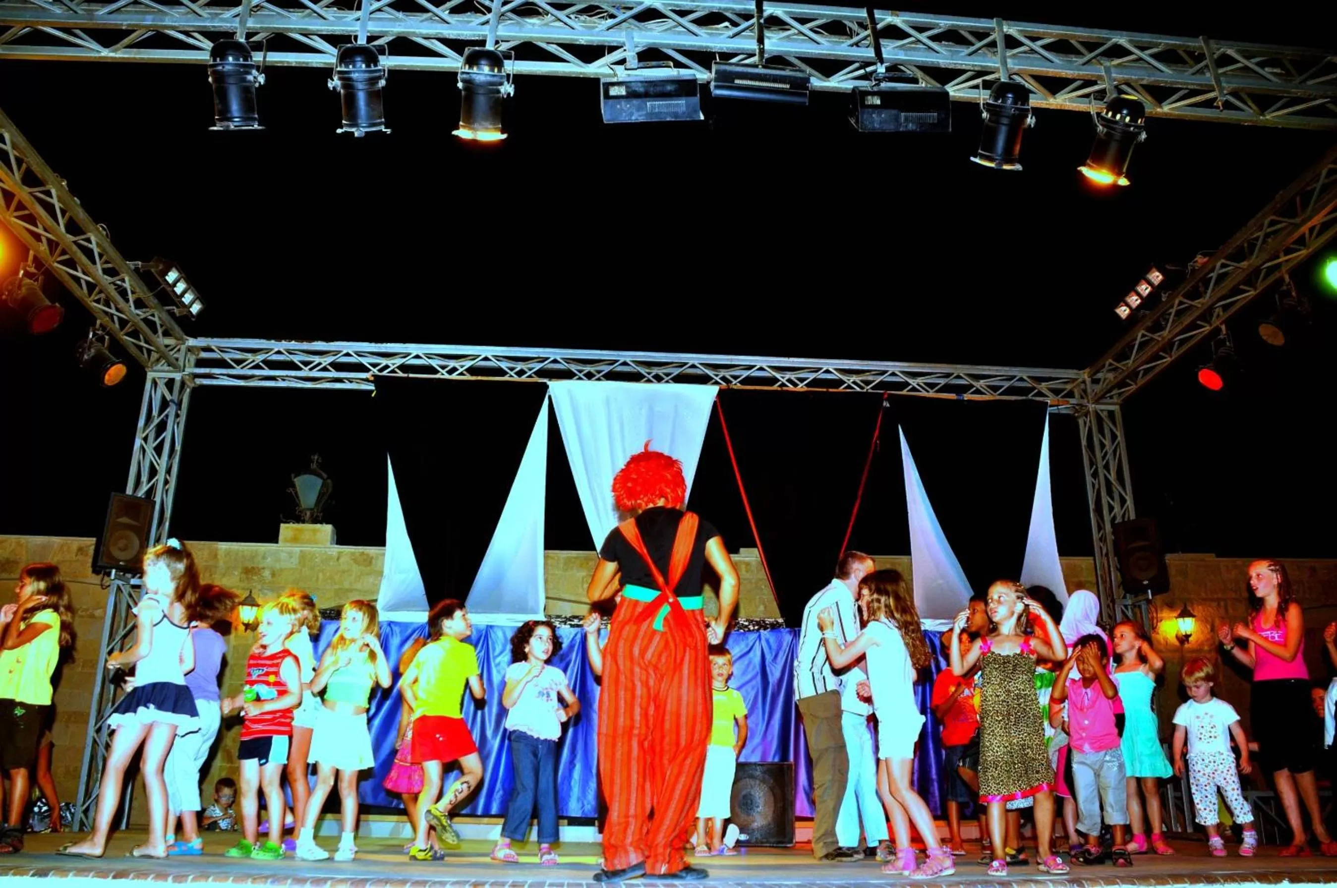 Evening entertainment in Palm Beach Resort Families and Couples only