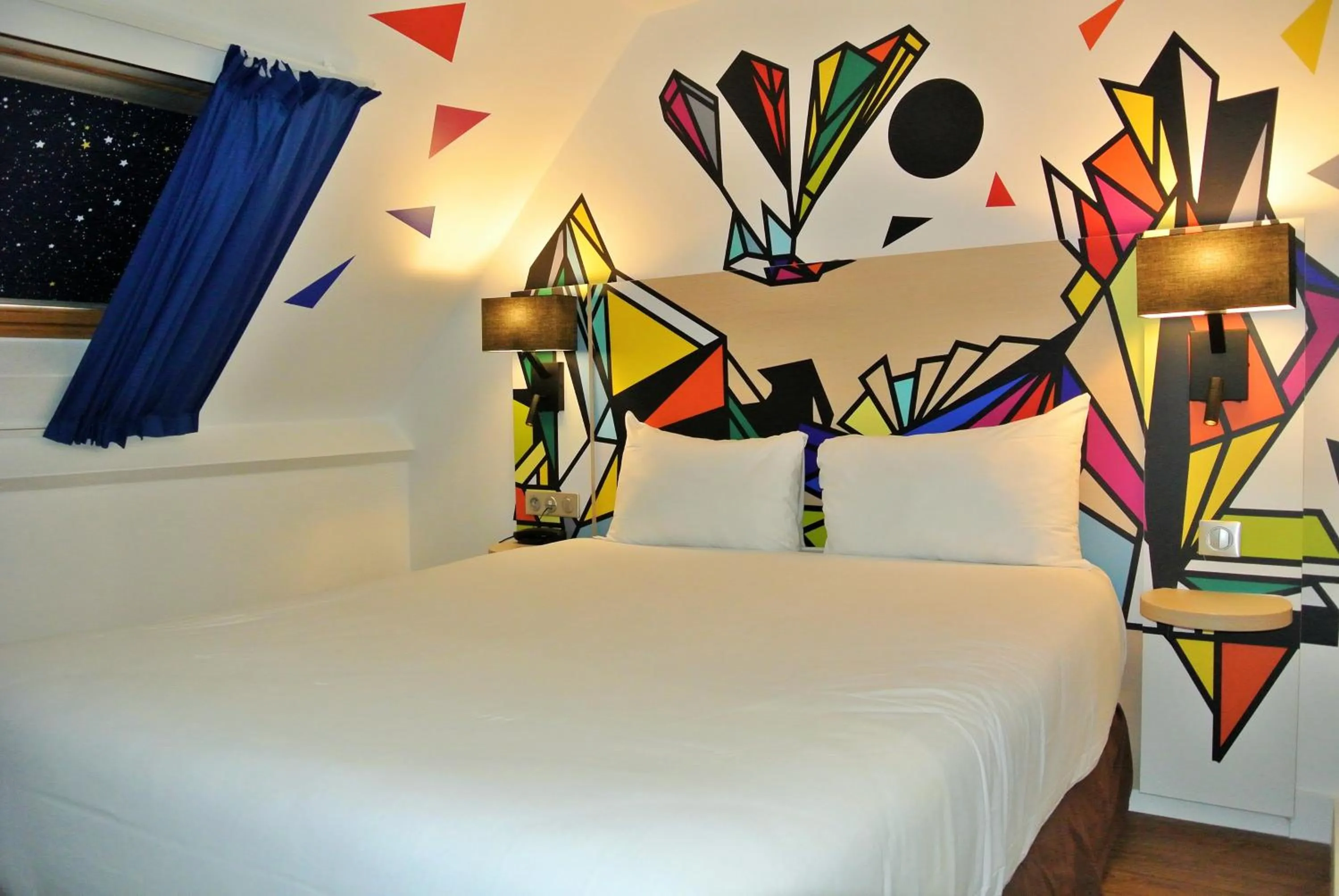 Decorative detail, Bed in ibis Styles Paris Maine Montparnasse