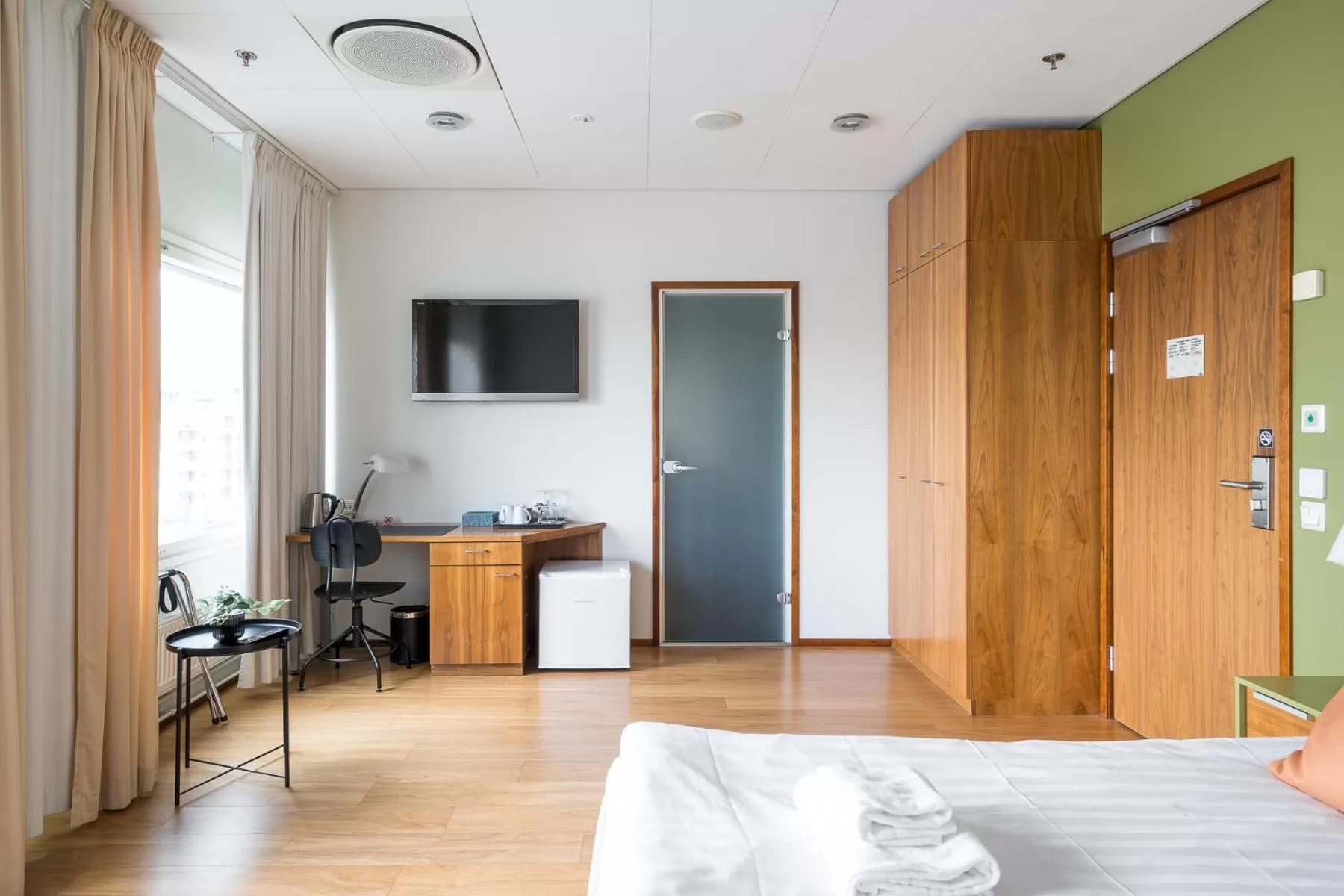 TV and multimedia, Bed in Hiisi Hotel Helsinki Jätkäsaari