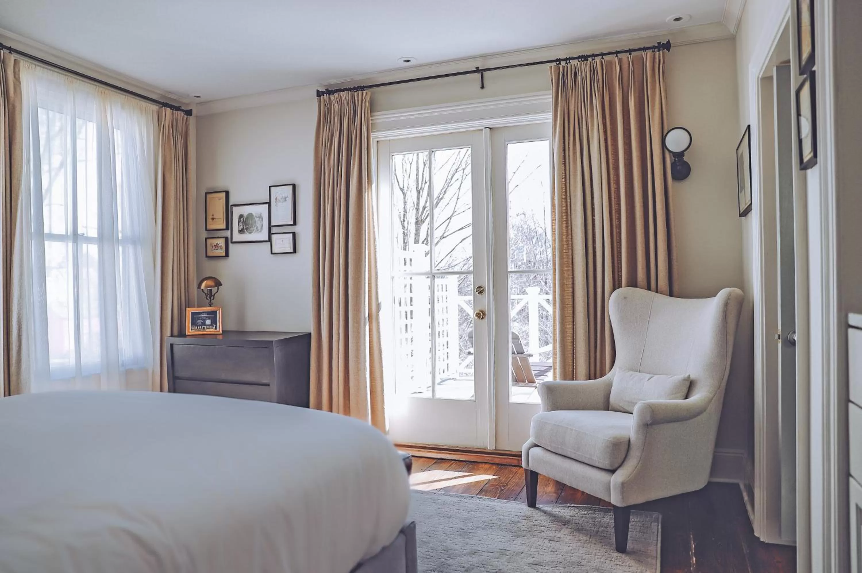 View (from property/room), Bed in Hotel Fauchere