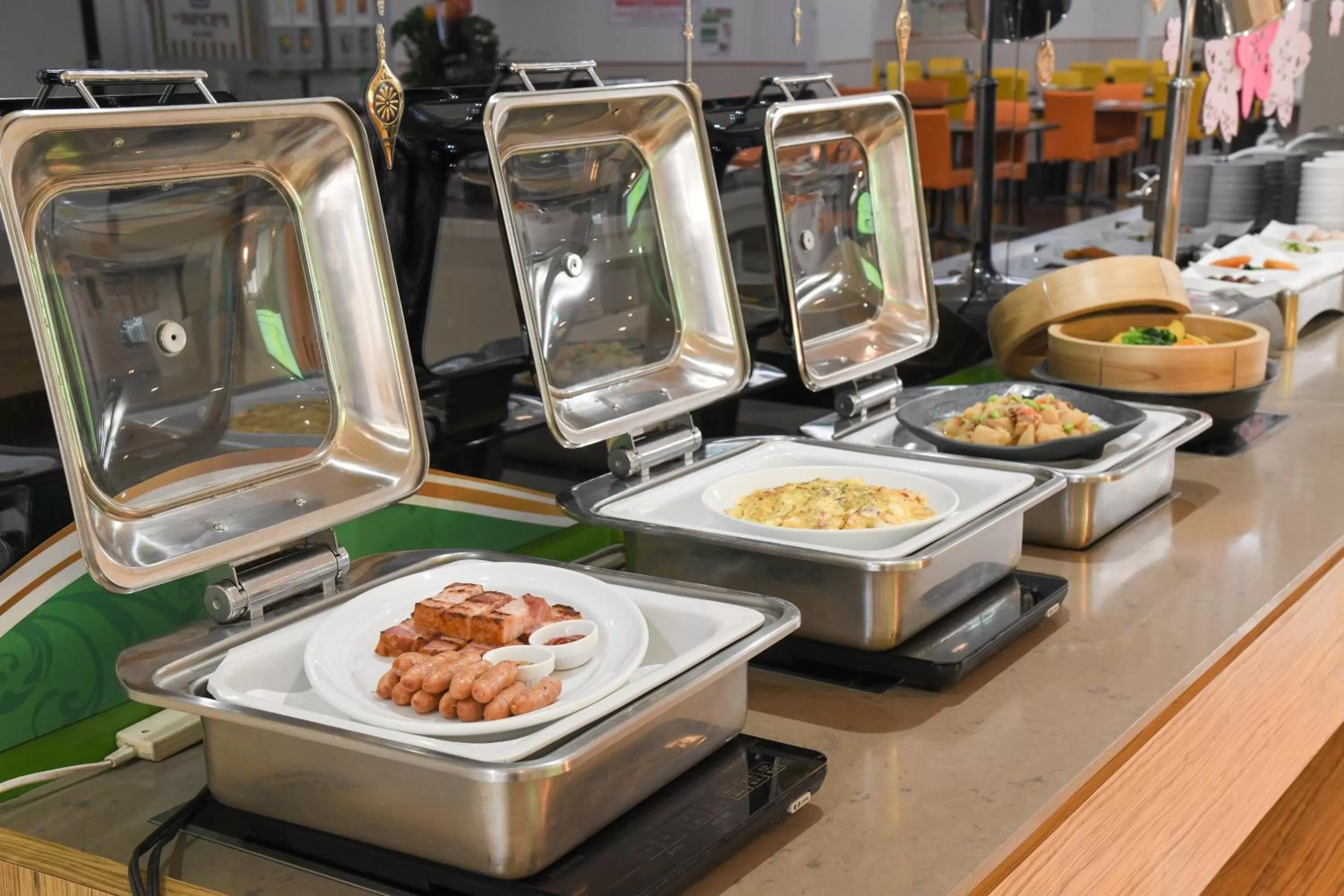 Restaurant/places to eat in ANA Holiday Inn Sapporo Susukino by IHG