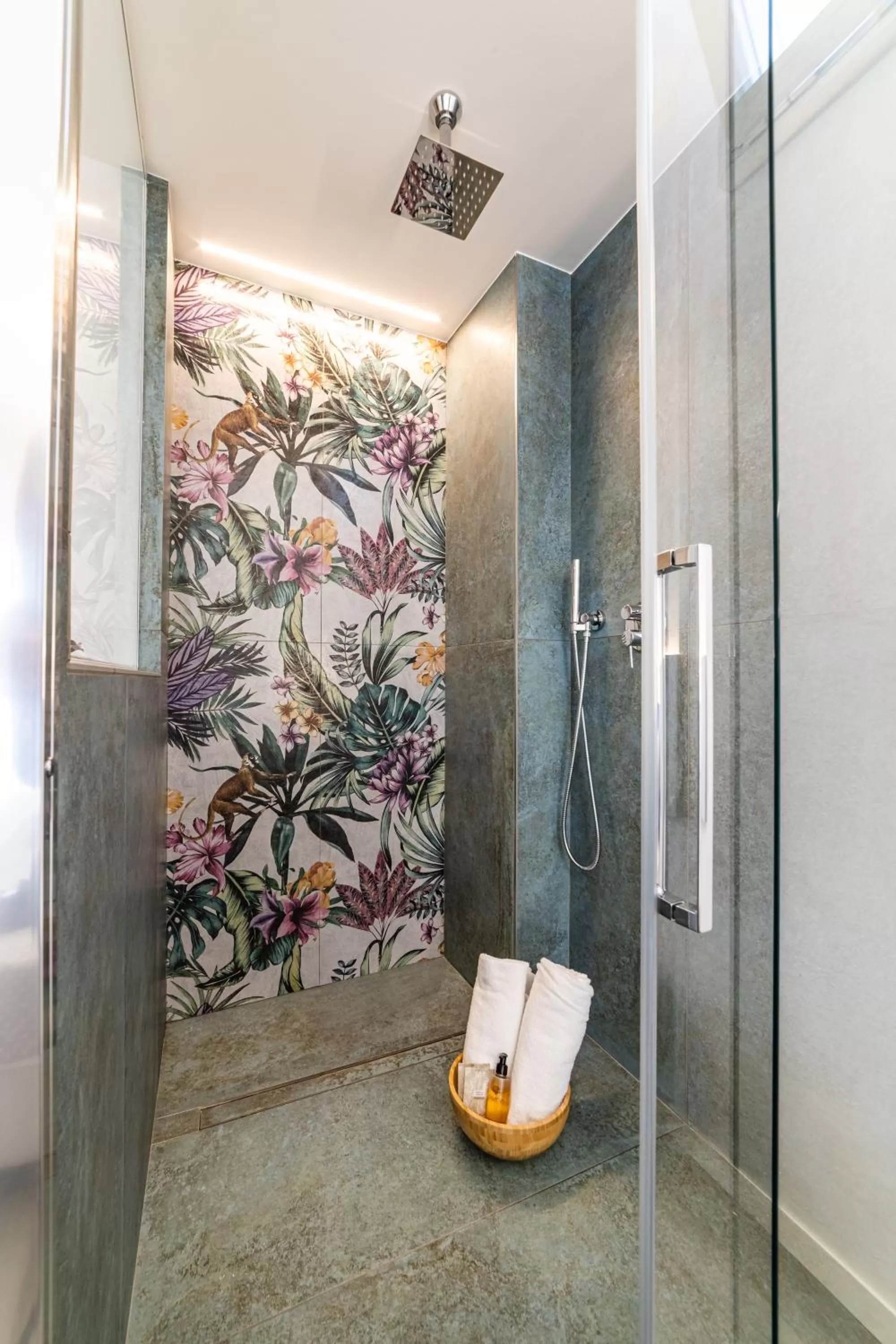 Shower in Hotel Majorca